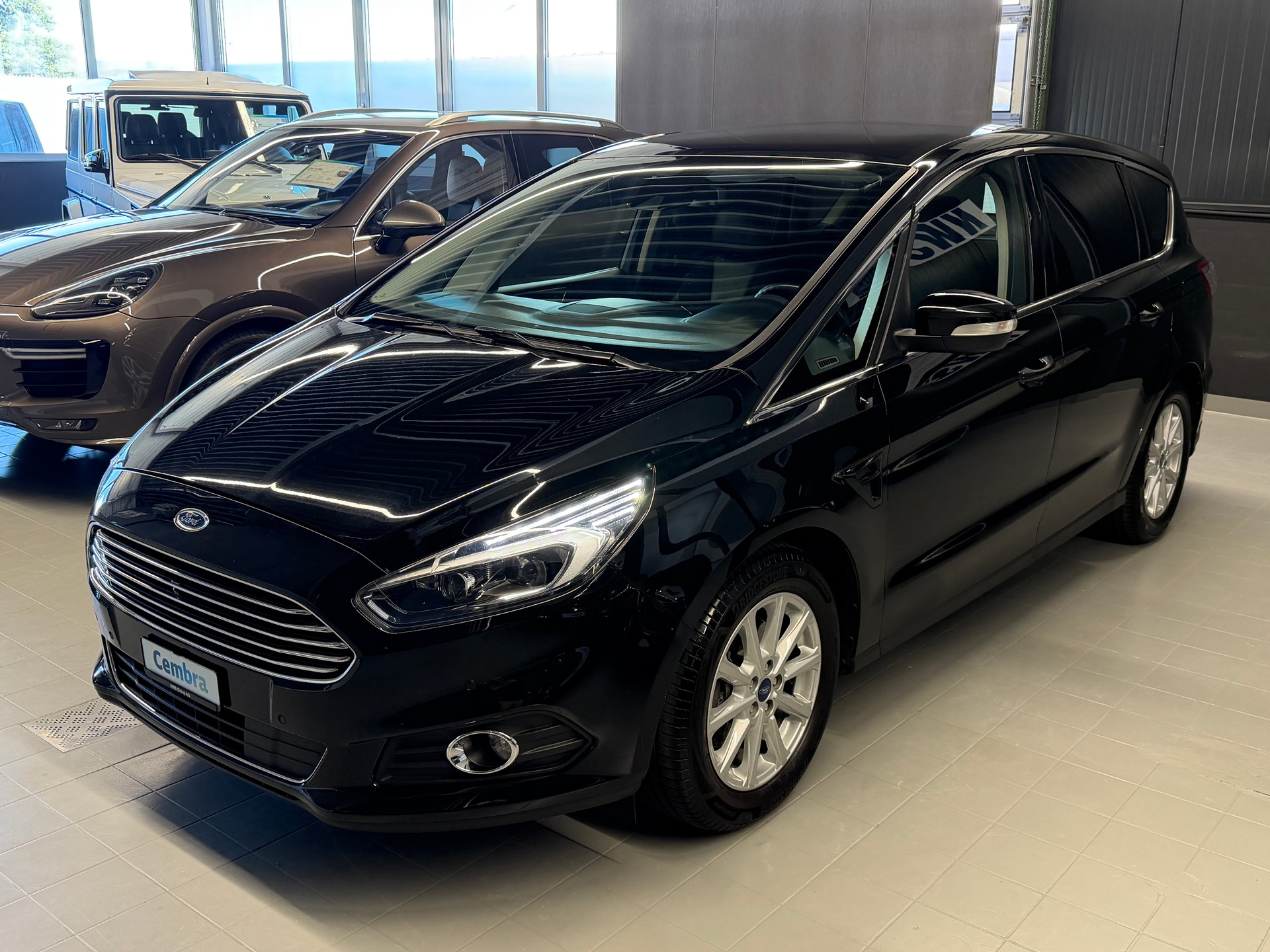 FORD S-Max 2.0 TDCi Titanium AWD PowerShift **7-Sitzer**-image-3