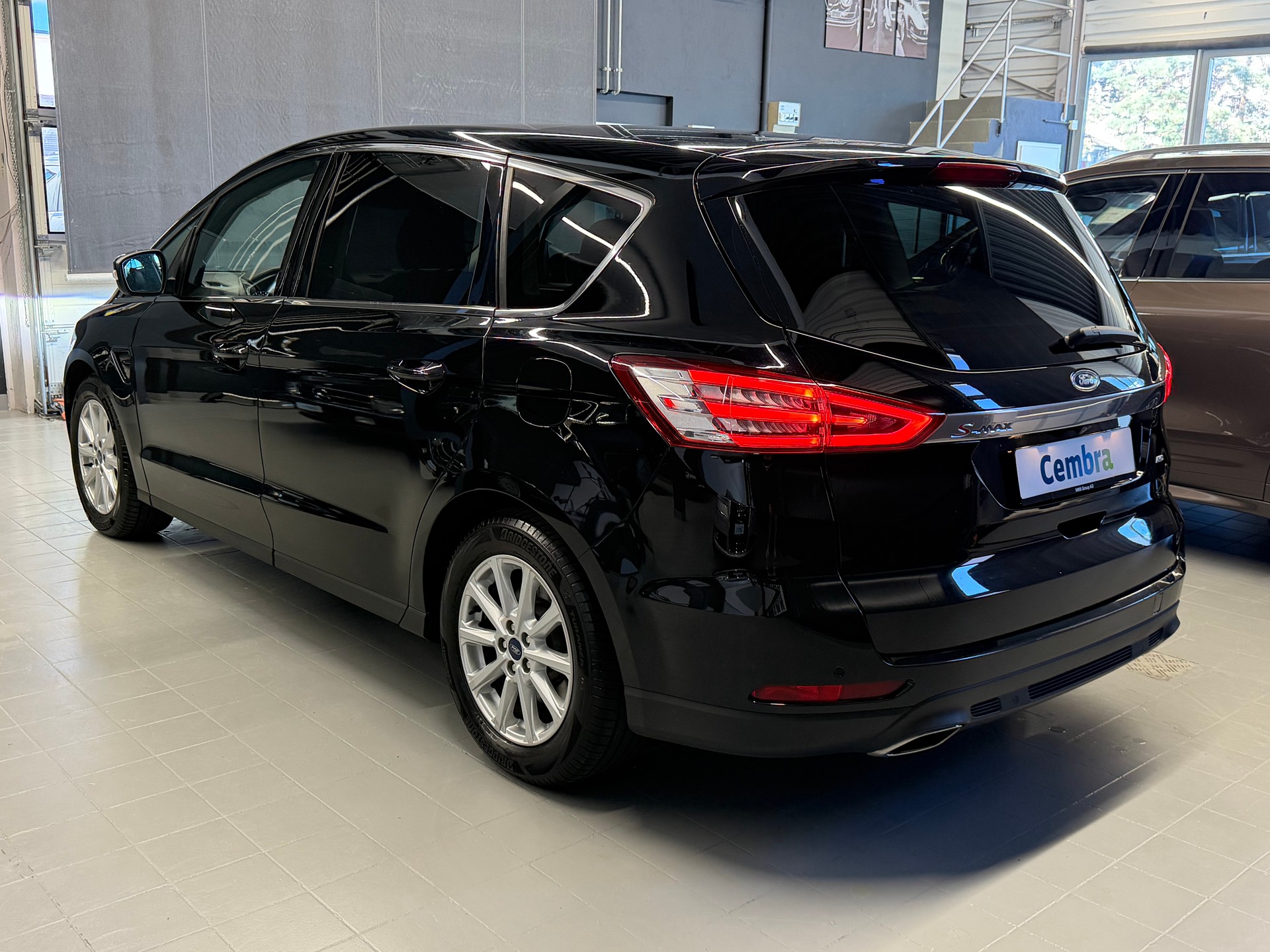 FORD S-Max 2.0 TDCi Titanium AWD PowerShift **7-Sitzer**-image-4