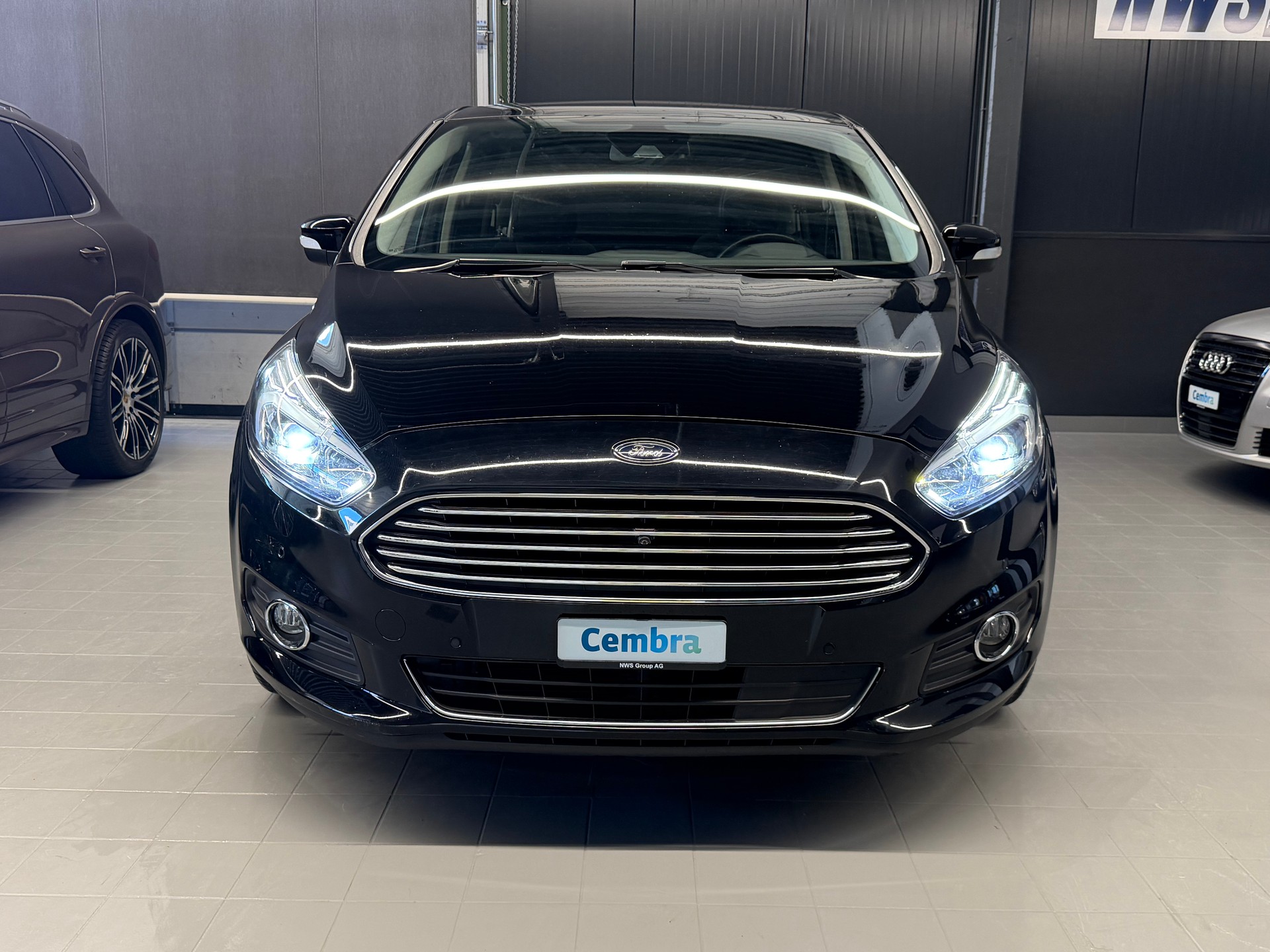 FORD S-Max 2.0 TDCi Titanium AWD PowerShift **7-Sitzer**-image-2