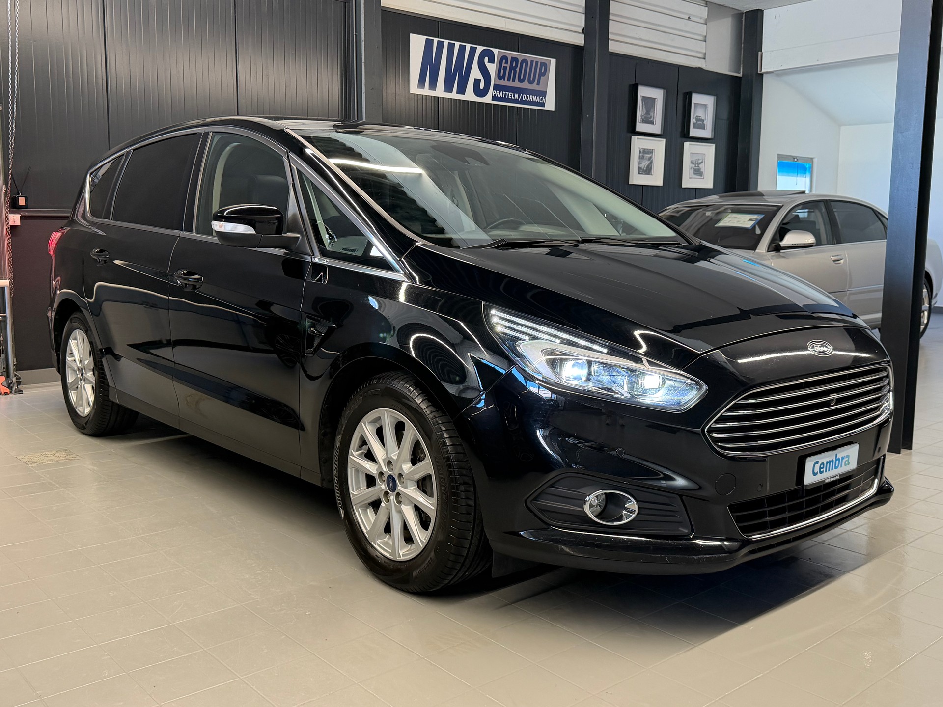 FORD S-Max 2.0 TDCi Titanium AWD PowerShift **7-Sitzer**-image-1