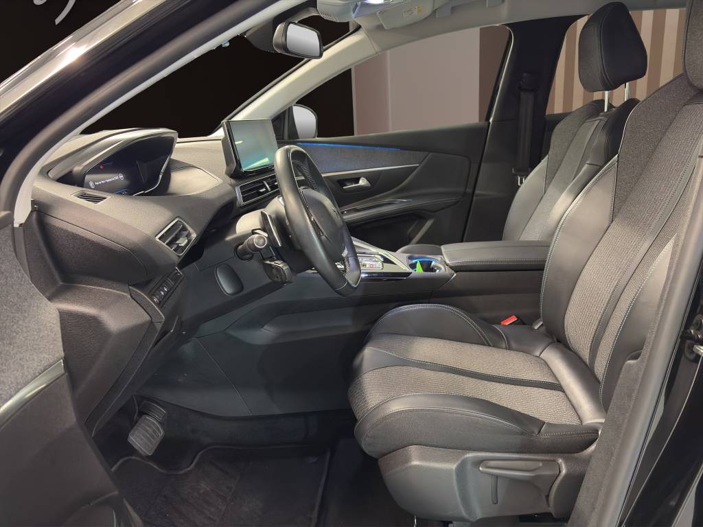 PEUGEOT 3008 1.2 PureTech Allure Pack EAT8-image-6