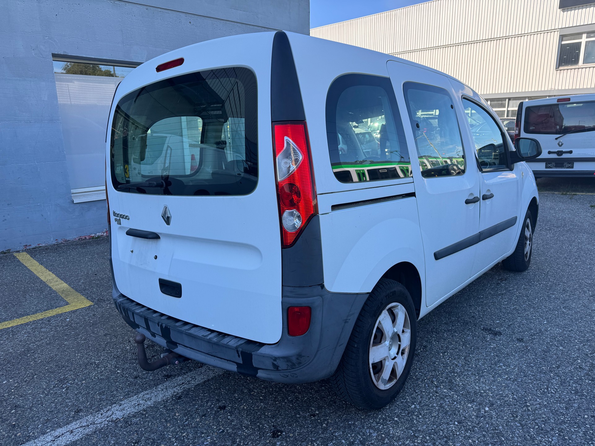 RENAULT Kangoo 1.6 16V Happy Family-image-4