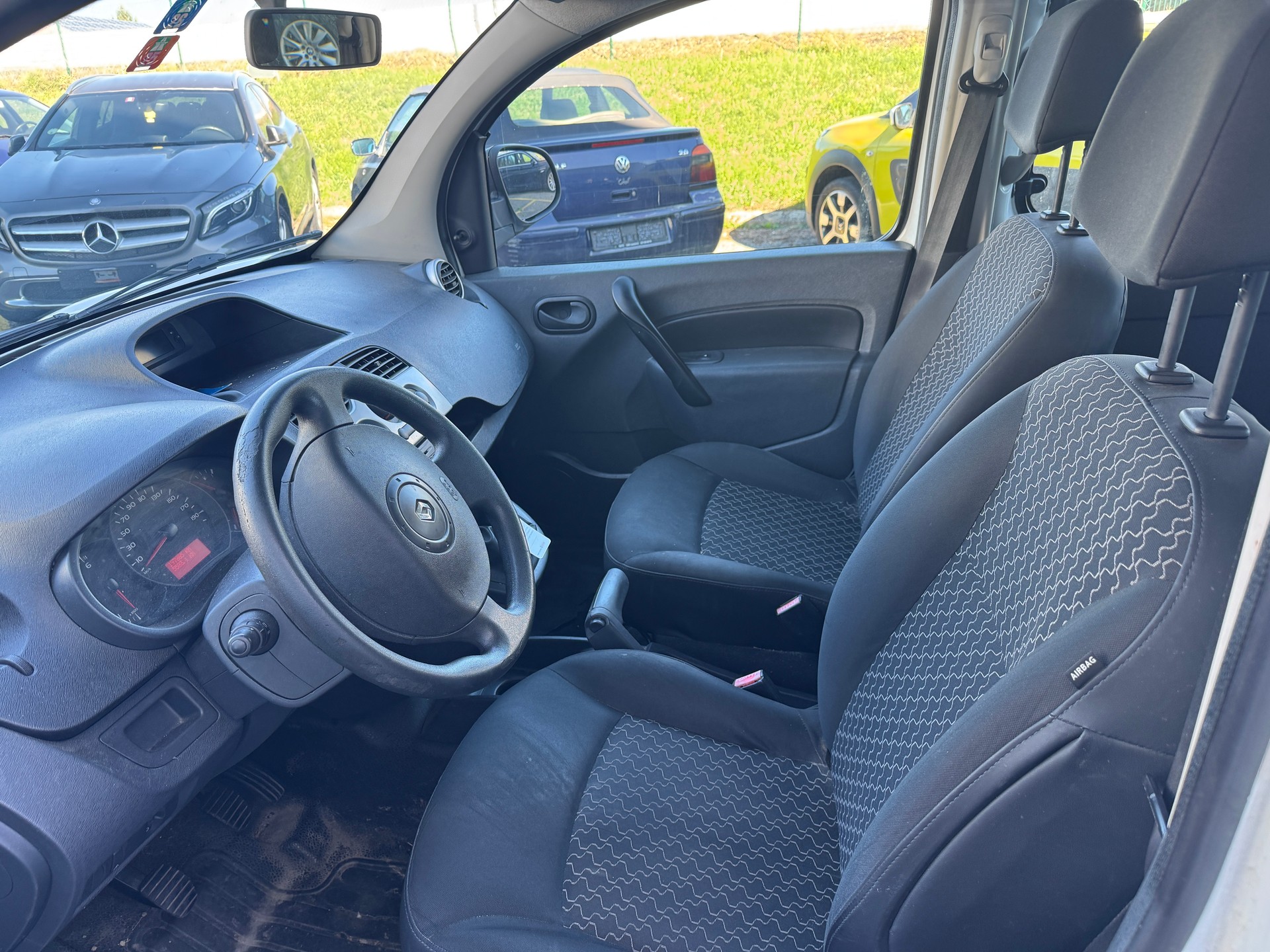 RENAULT Kangoo 1.6 16V Happy Family-image-6