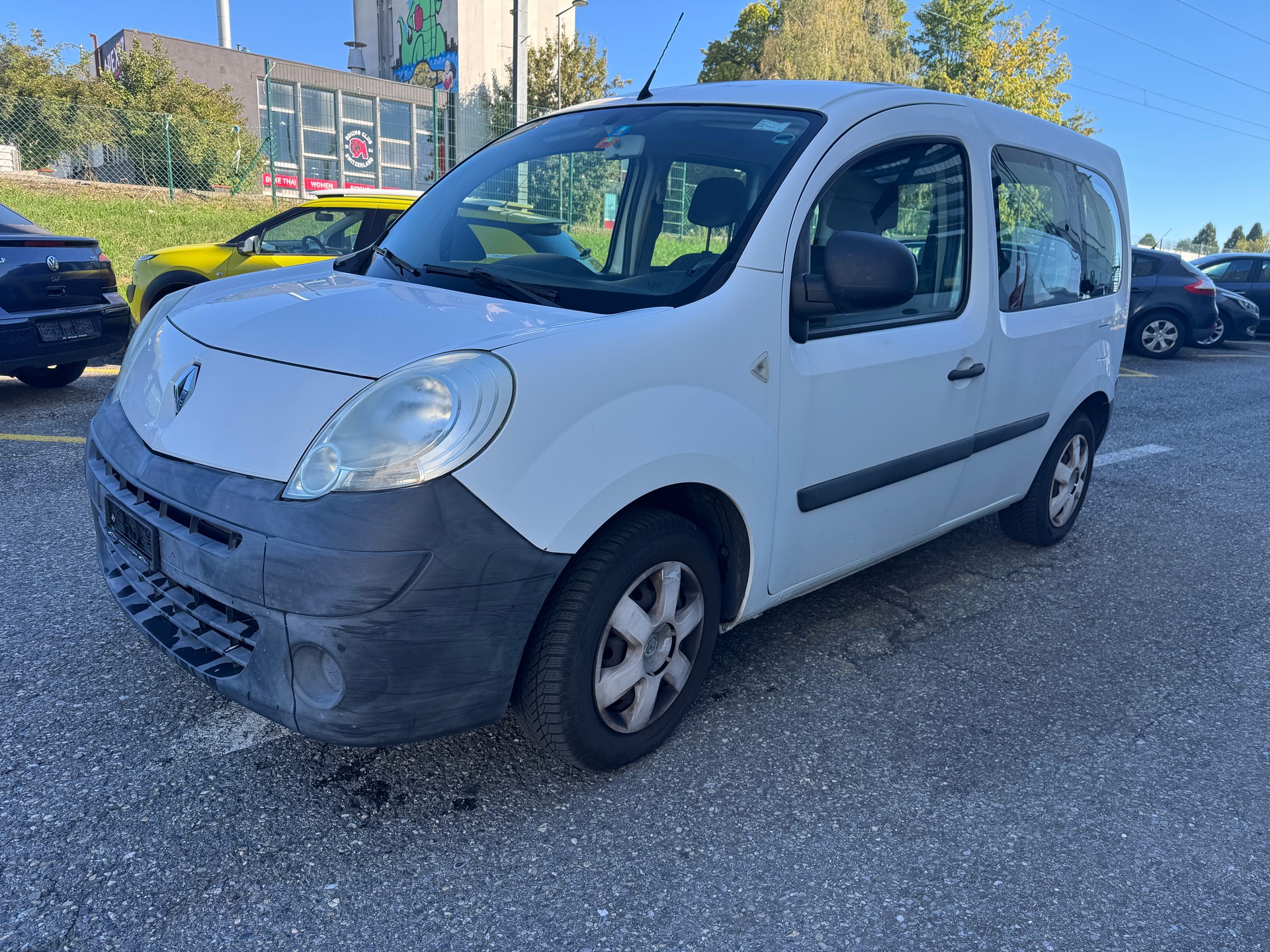 RENAULT Kangoo 1.6 16V Happy Family-image-1