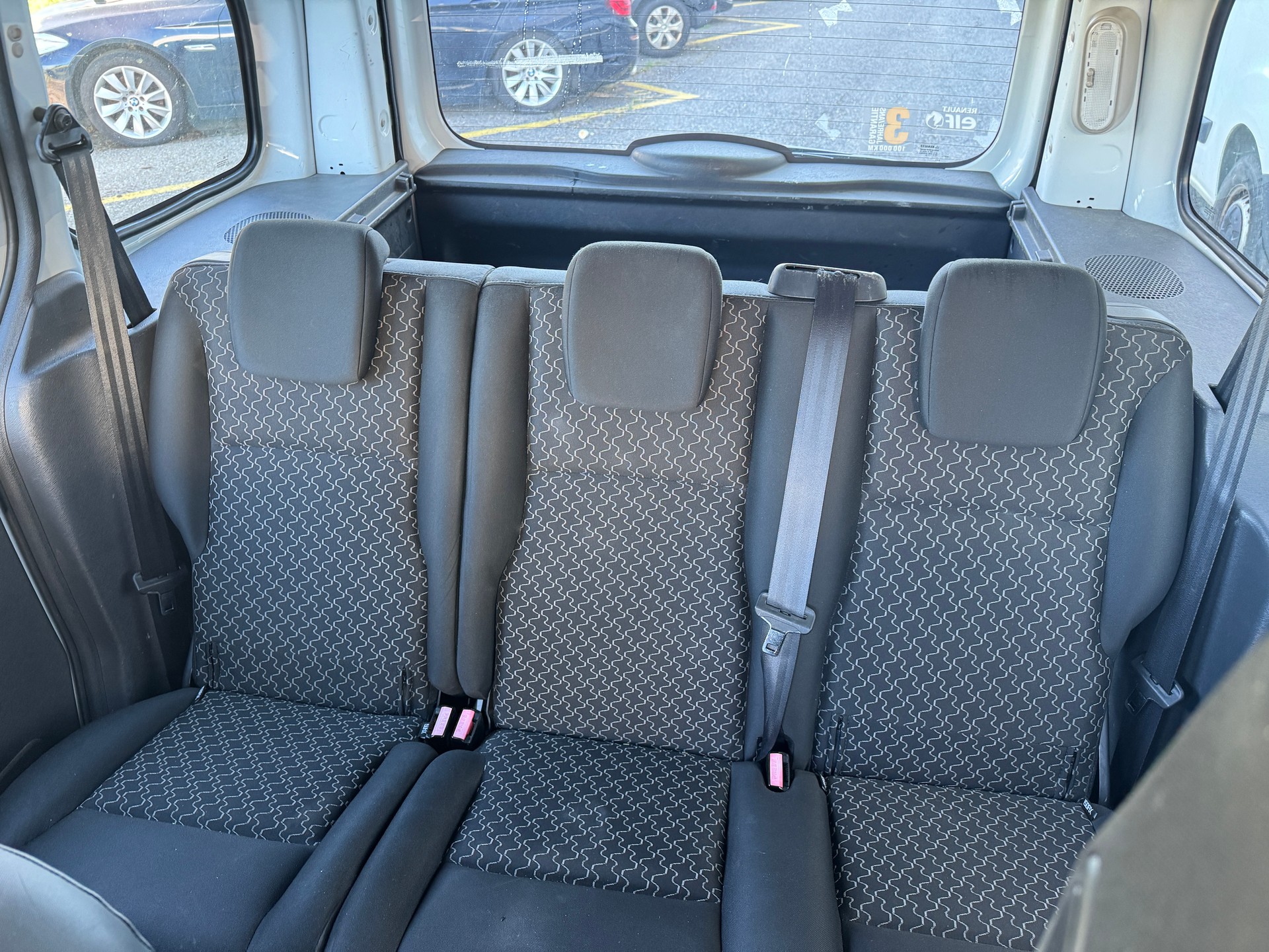 RENAULT Kangoo 1.6 16V Happy Family-image-7