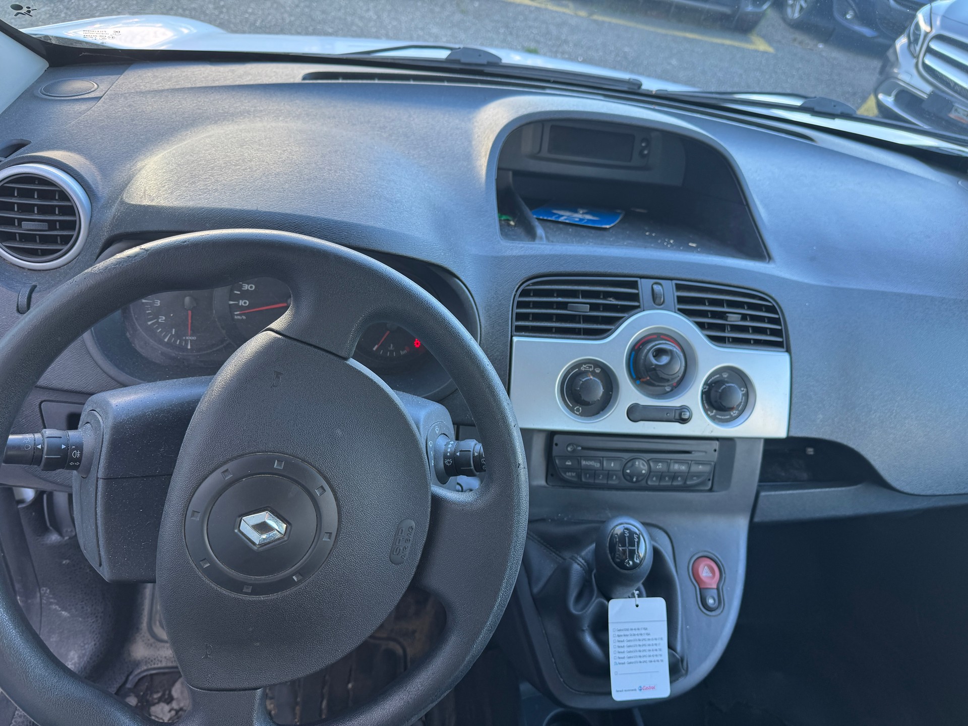 RENAULT Kangoo 1.6 16V Happy Family-image-8