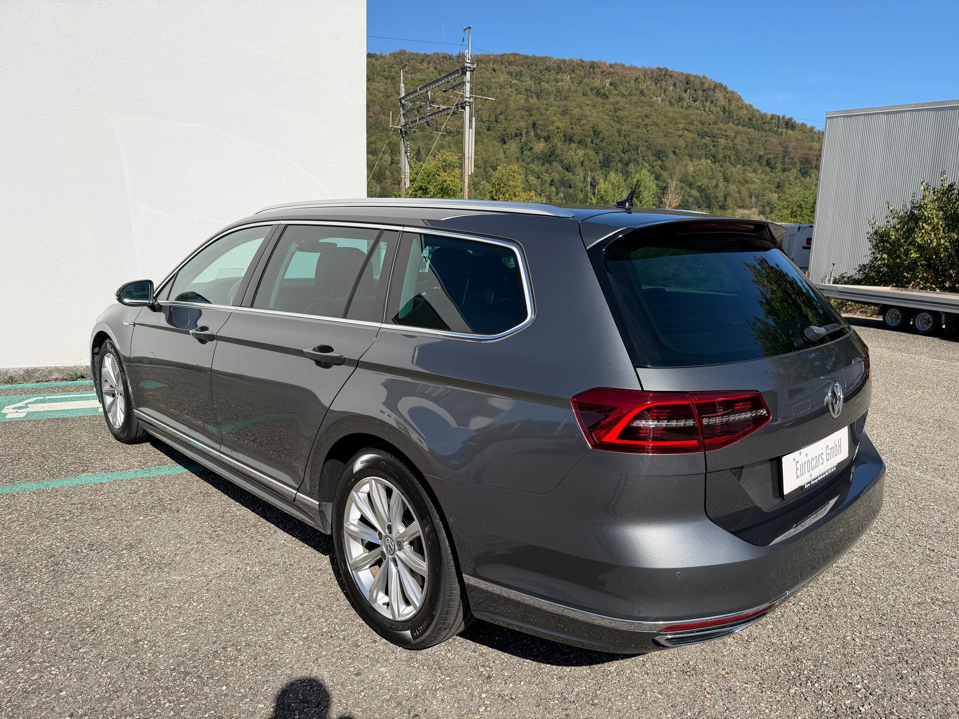 VW Passat Variant 2.0 TDI BMT High. DSG 4Motion-image-5