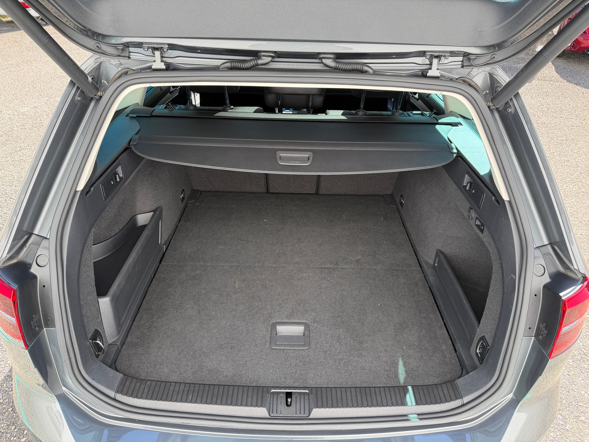 VW Passat Variant 2.0 TDI BMT High. DSG 4Motion-image-17