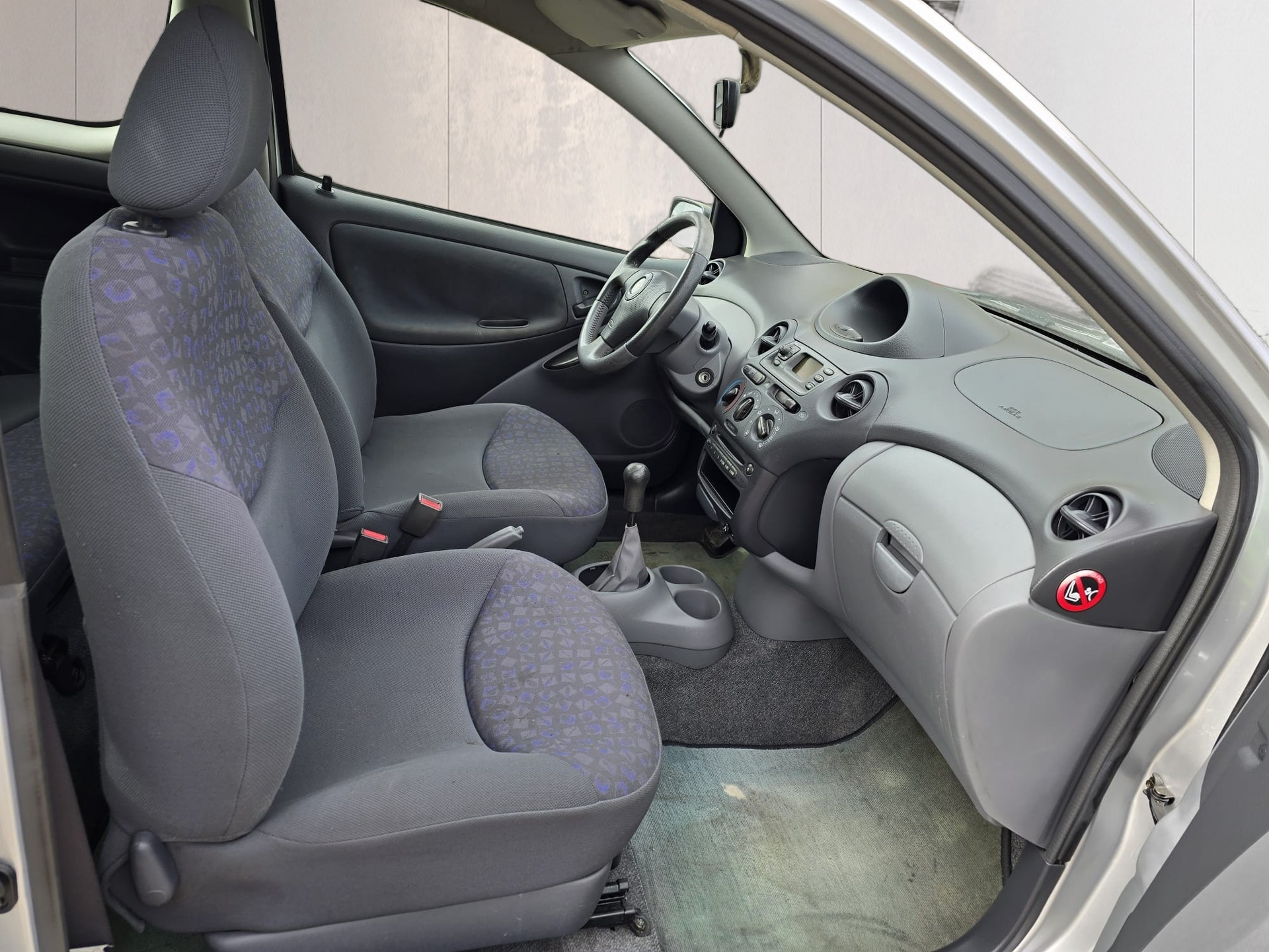 TOYOTA Yaris 1.3 Linea Luna-image-13
