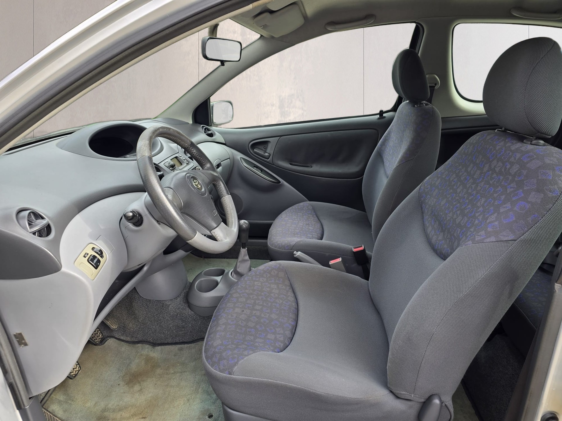 TOYOTA Yaris 1.3 Linea Luna-image-12