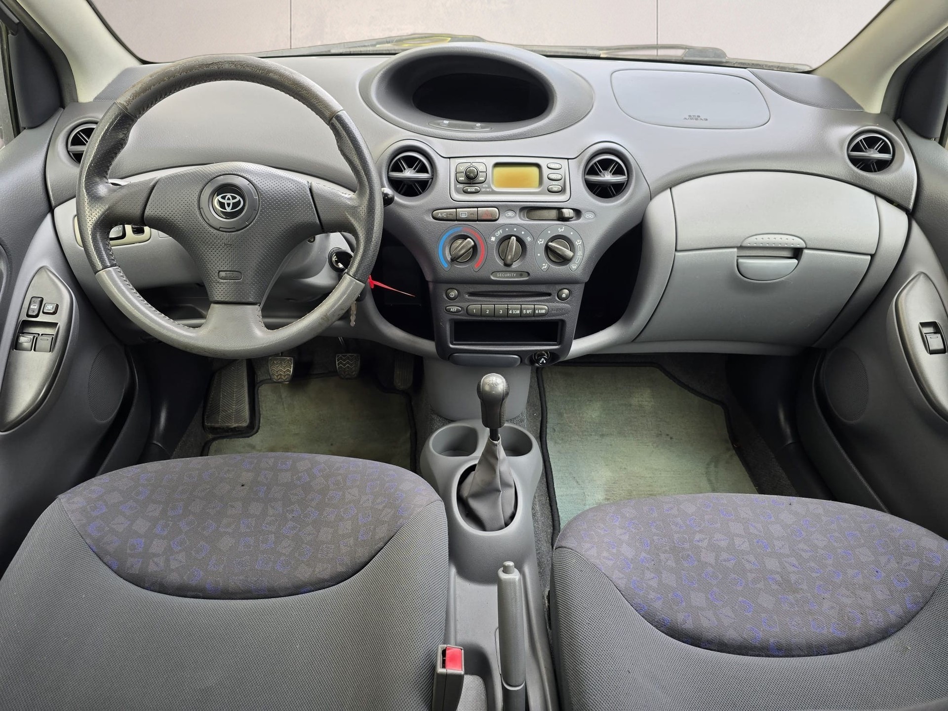 TOYOTA Yaris 1.3 Linea Luna-image-9