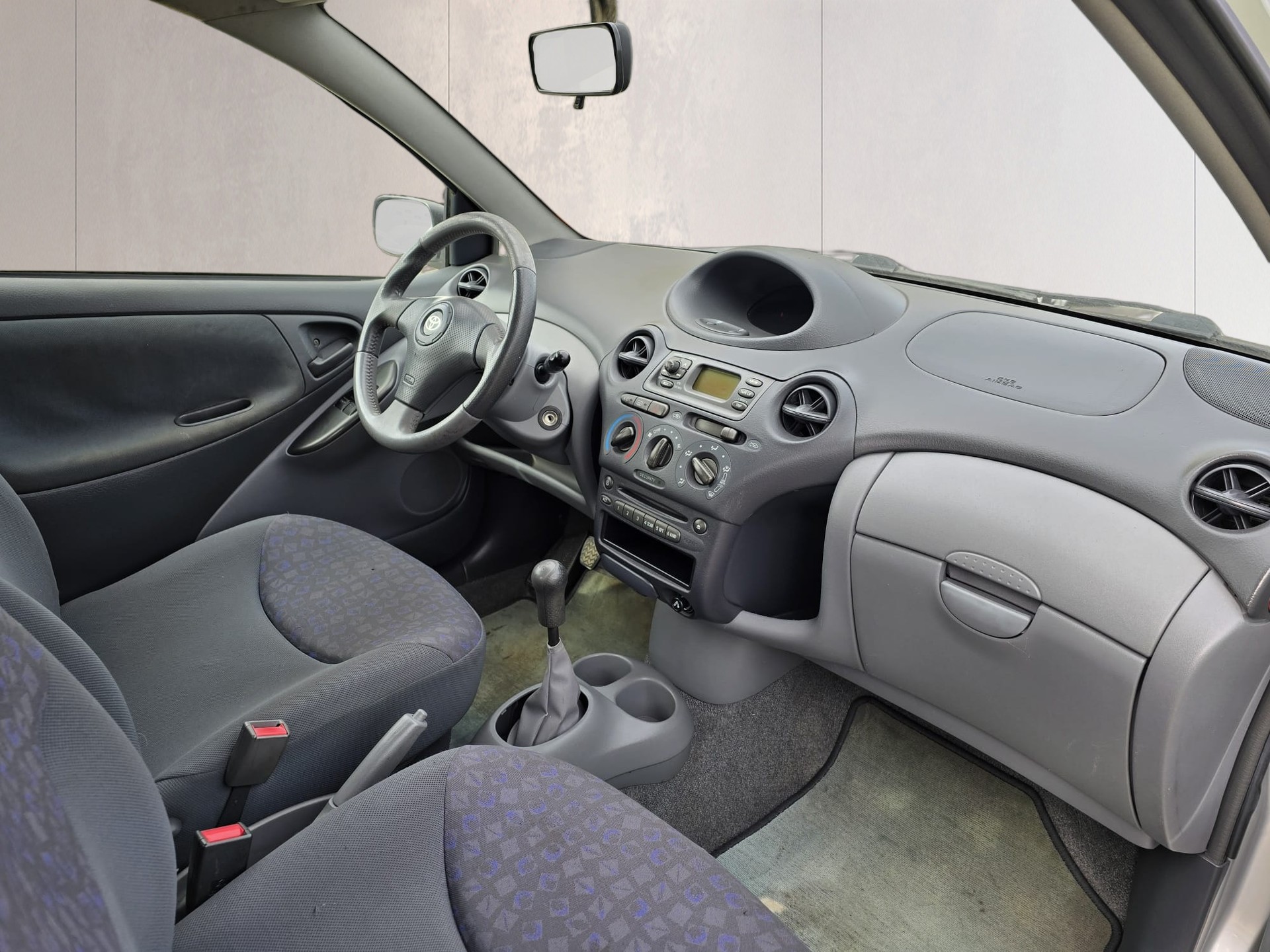 TOYOTA Yaris 1.3 Linea Luna-image-14