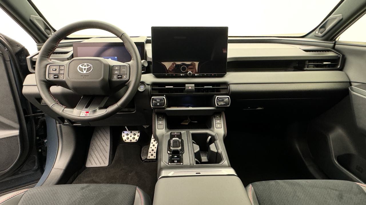 TOYOTA RAV-4 2.5 HSD GR Sport e-CVT AWD-image-6