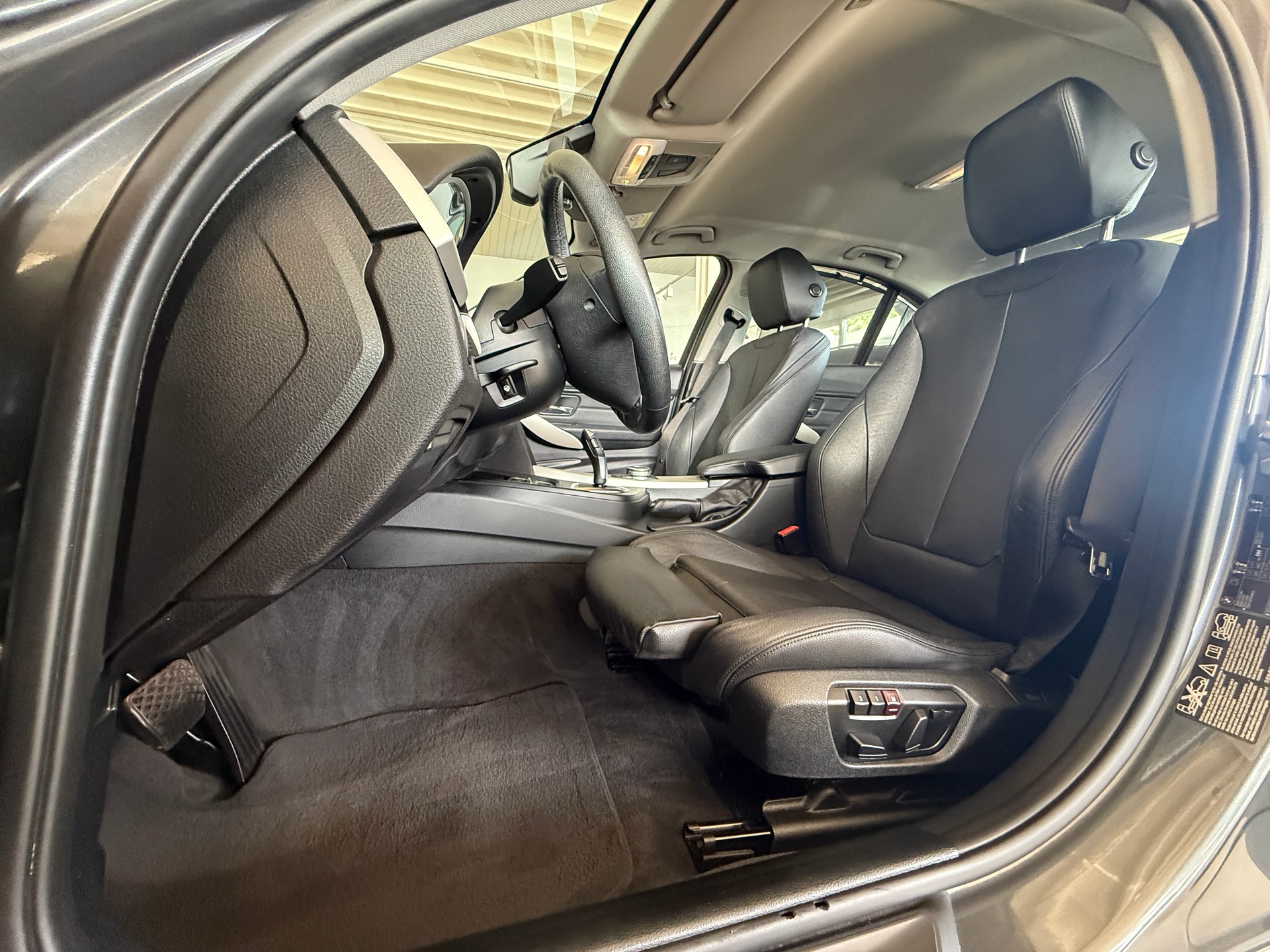 BMW 320d xDrive Steptronic *** DISTANZREGELUNG***-image-8