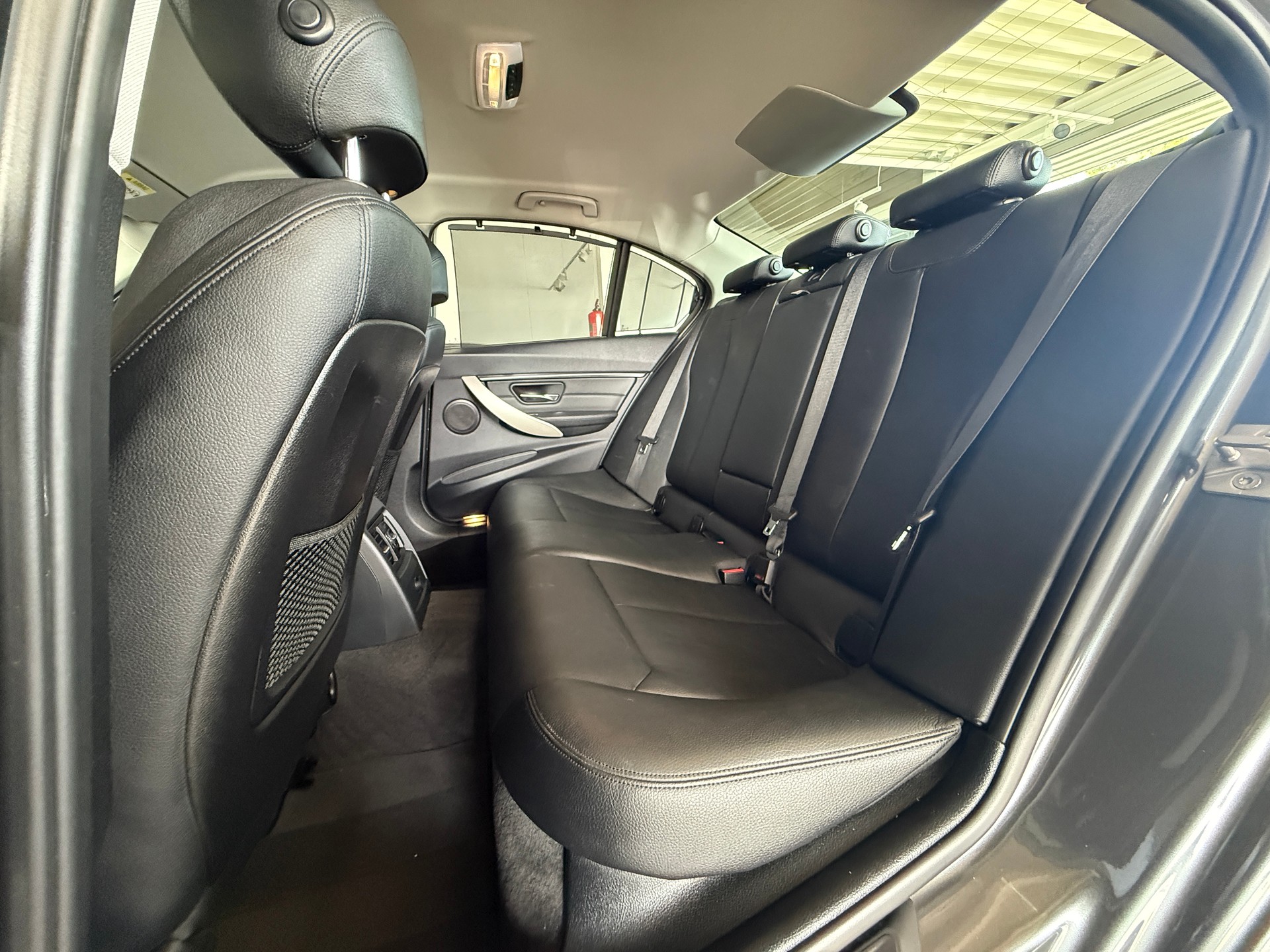 BMW 320d xDrive Steptronic *** DISTANZREGELUNG***-image-25