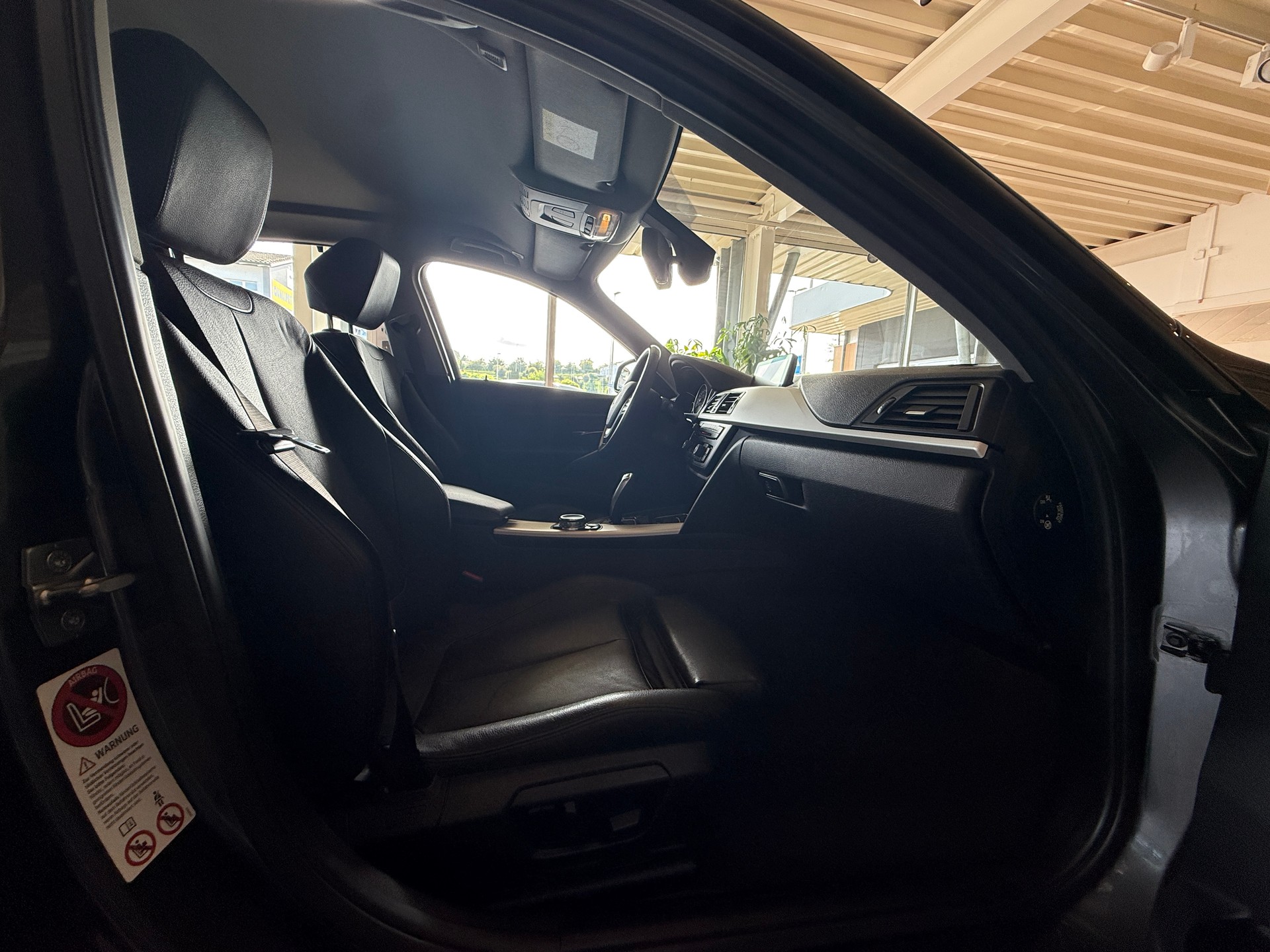 BMW 320d xDrive Steptronic *** DISTANZREGELUNG***-image-18