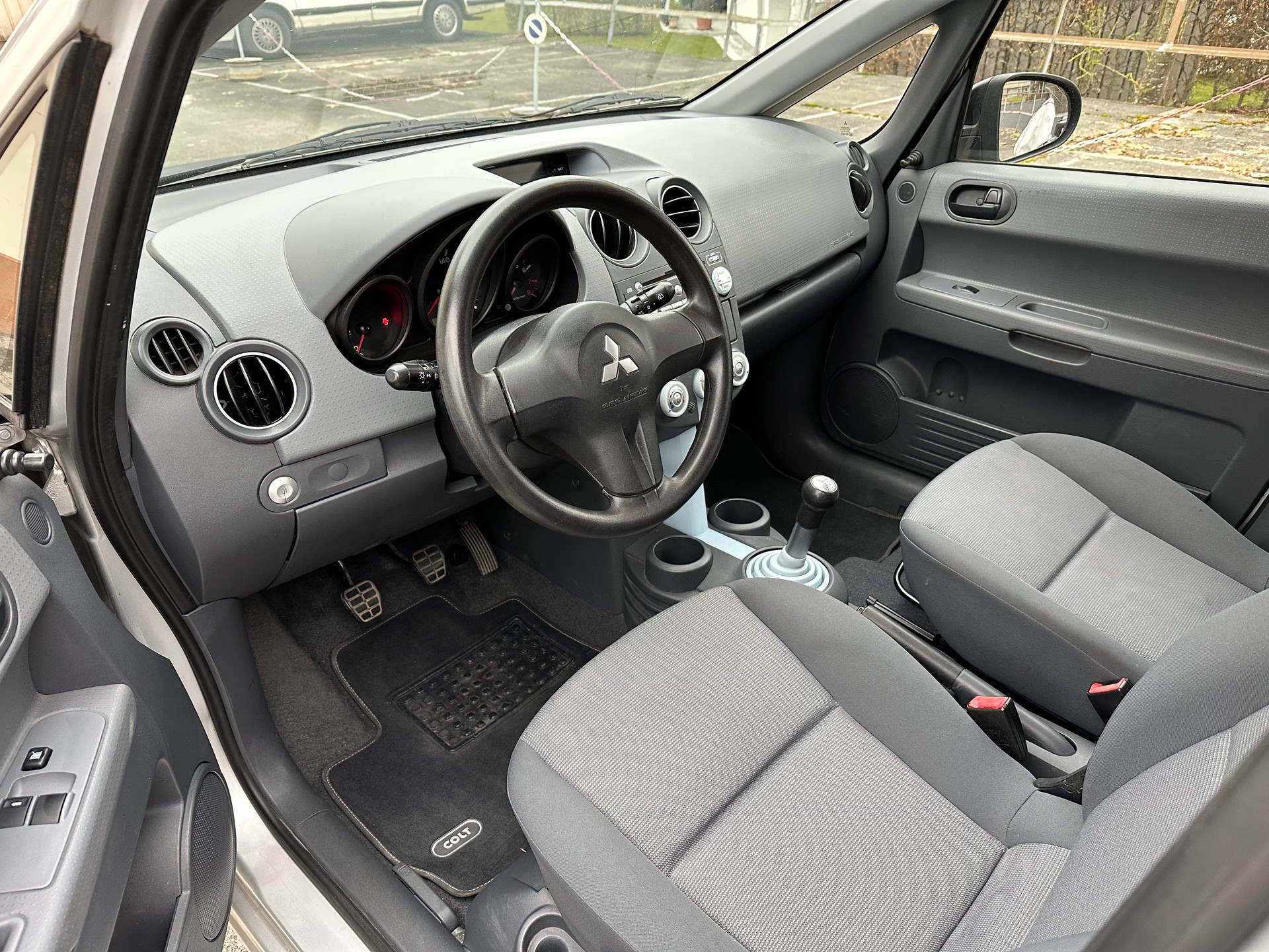 MITSUBISHI Colt 1.3 16V Invite-image-8