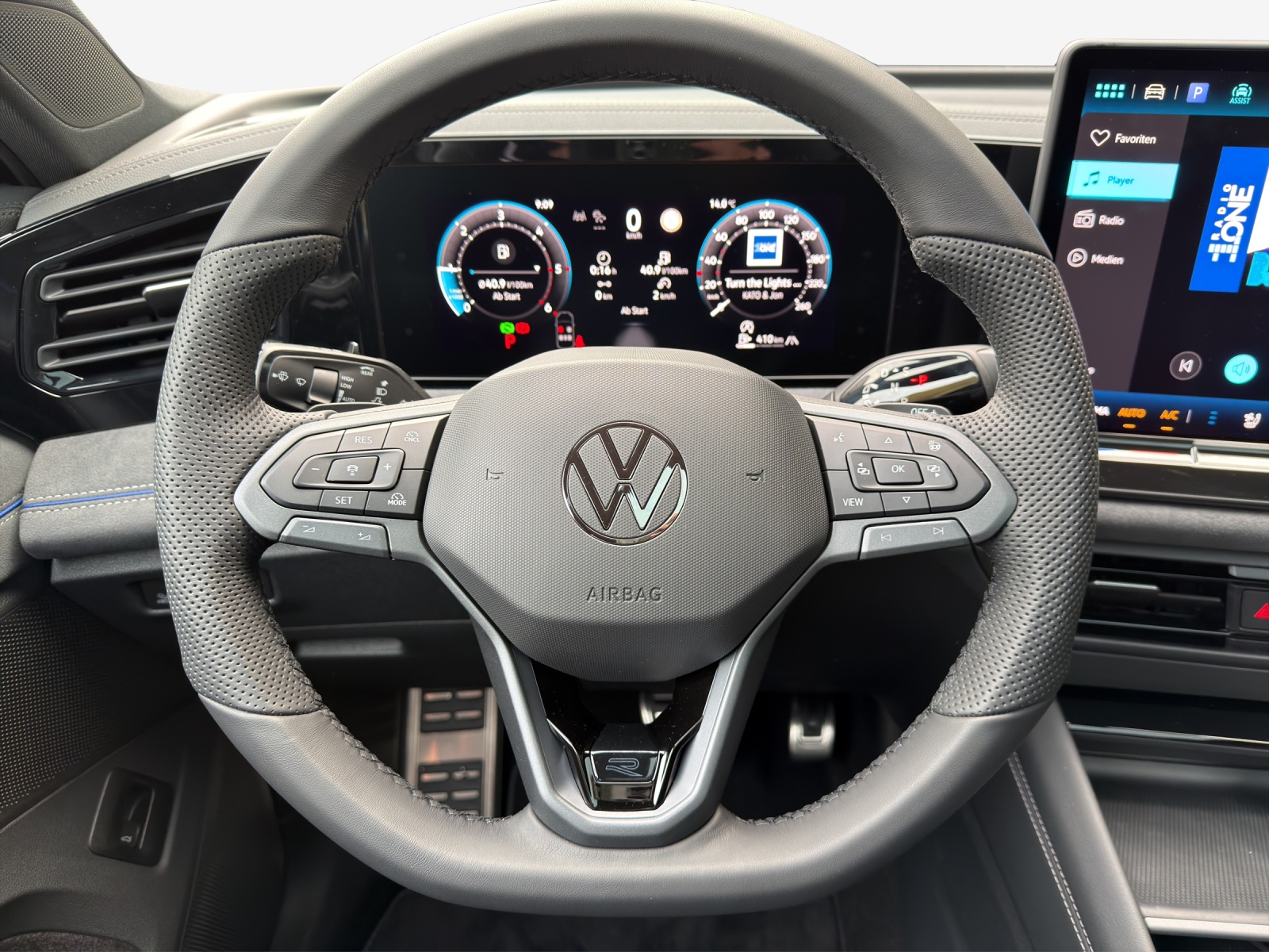VW Tiguan 2.0 TDI SCR R-Line 4Motion DSG-image-9