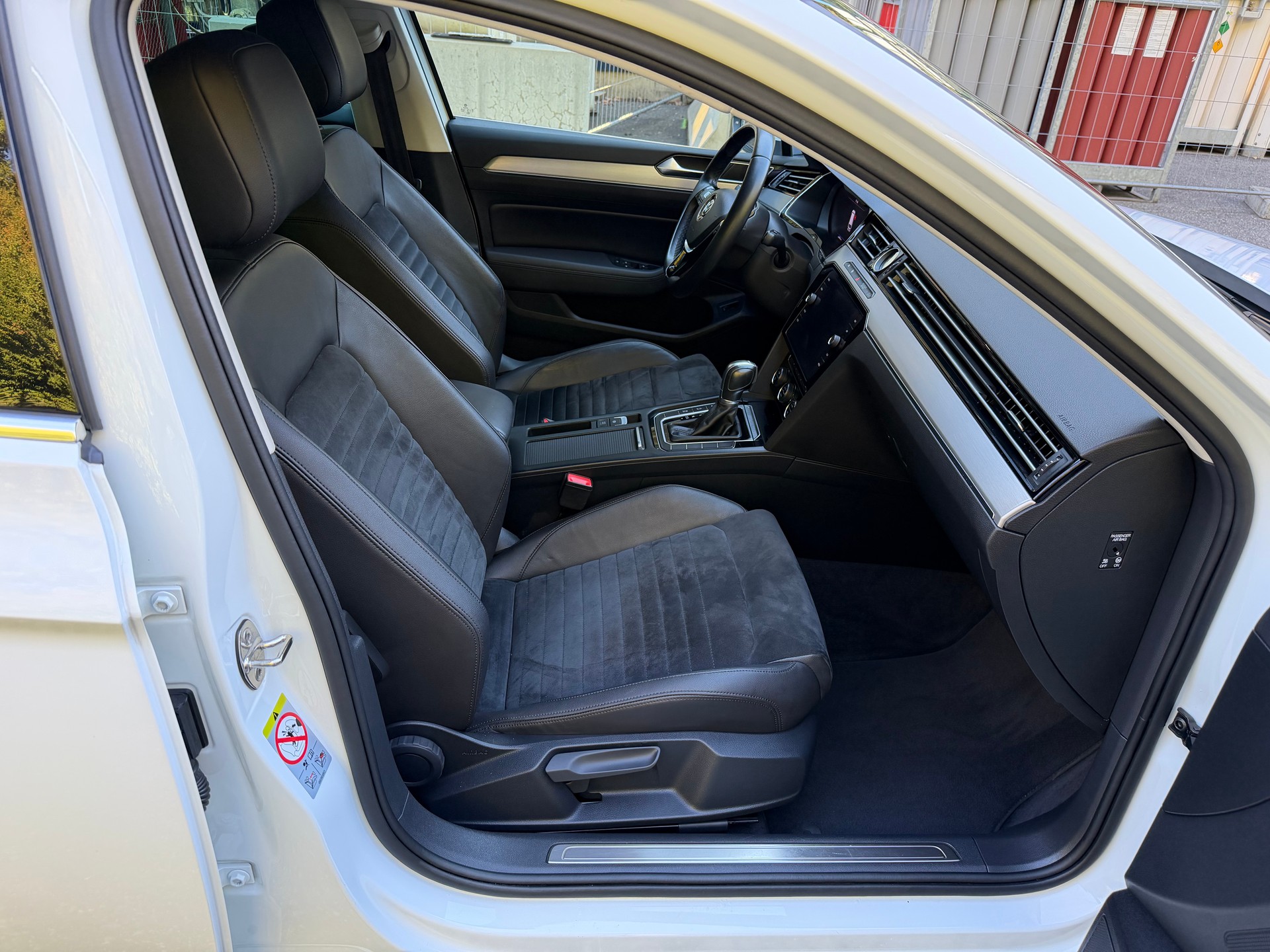 VW Passat Variant 2.0 TDI Highline-image-11