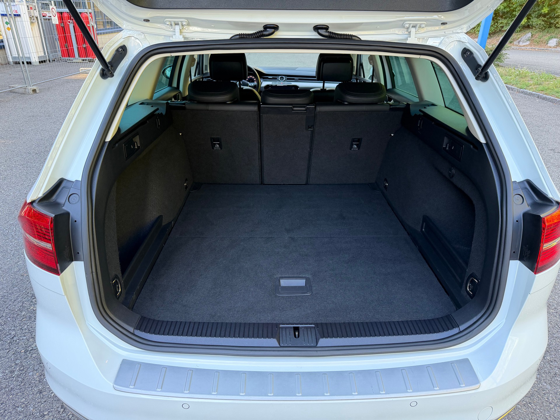VW Passat Variant 2.0 TDI Highline-image-13