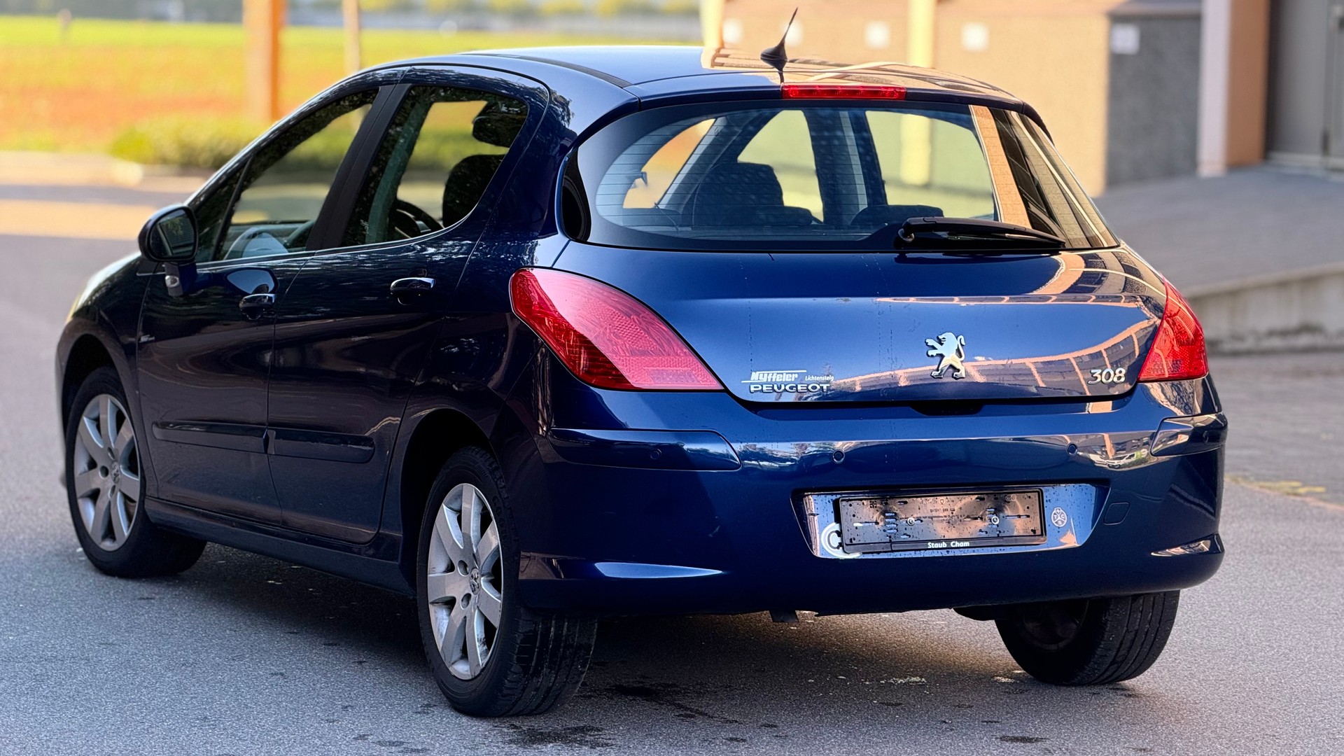 PEUGEOT 308 1.6 HDI Sport-image-2