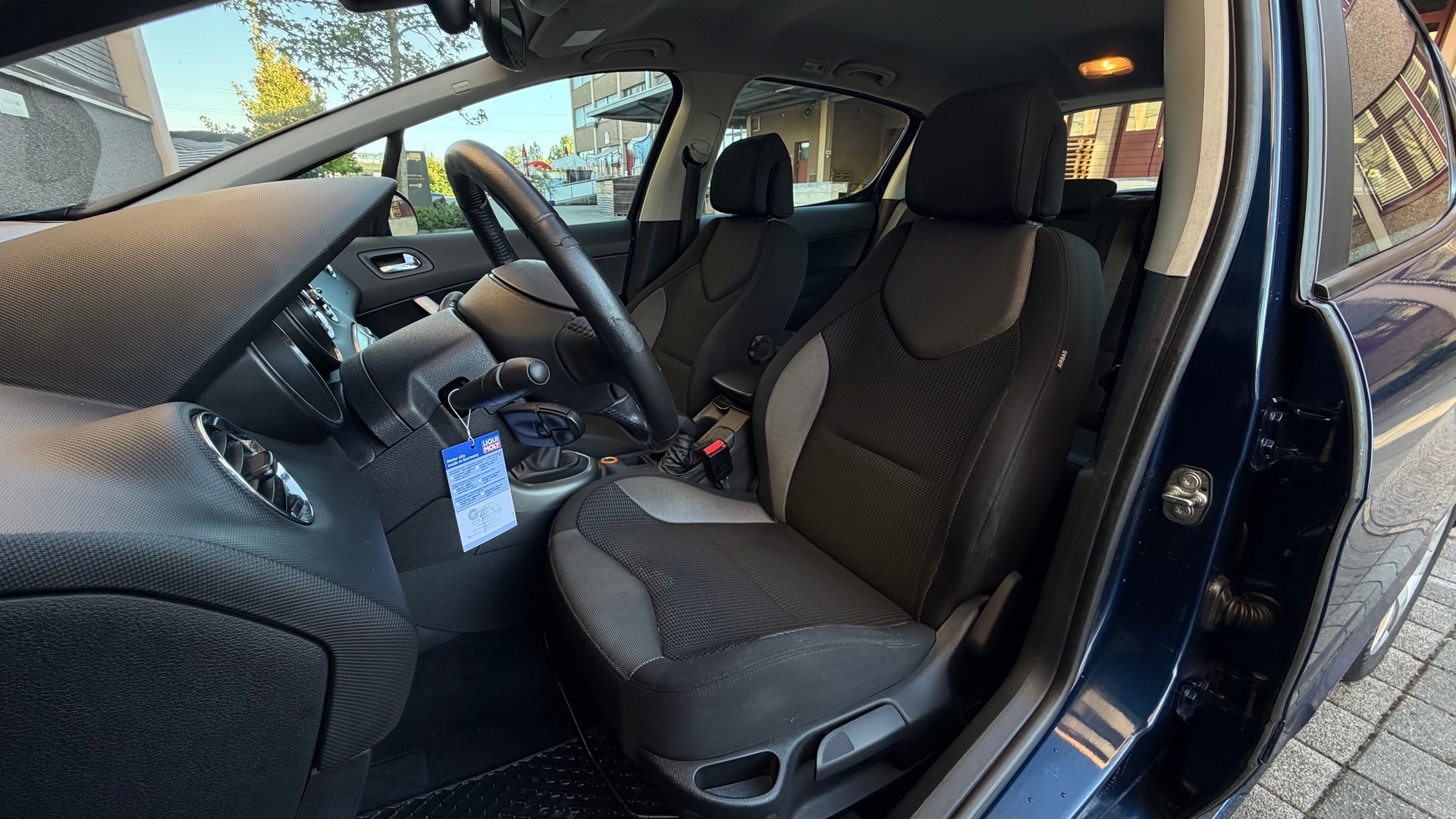 PEUGEOT 308 1.6 HDI Sport-image-4