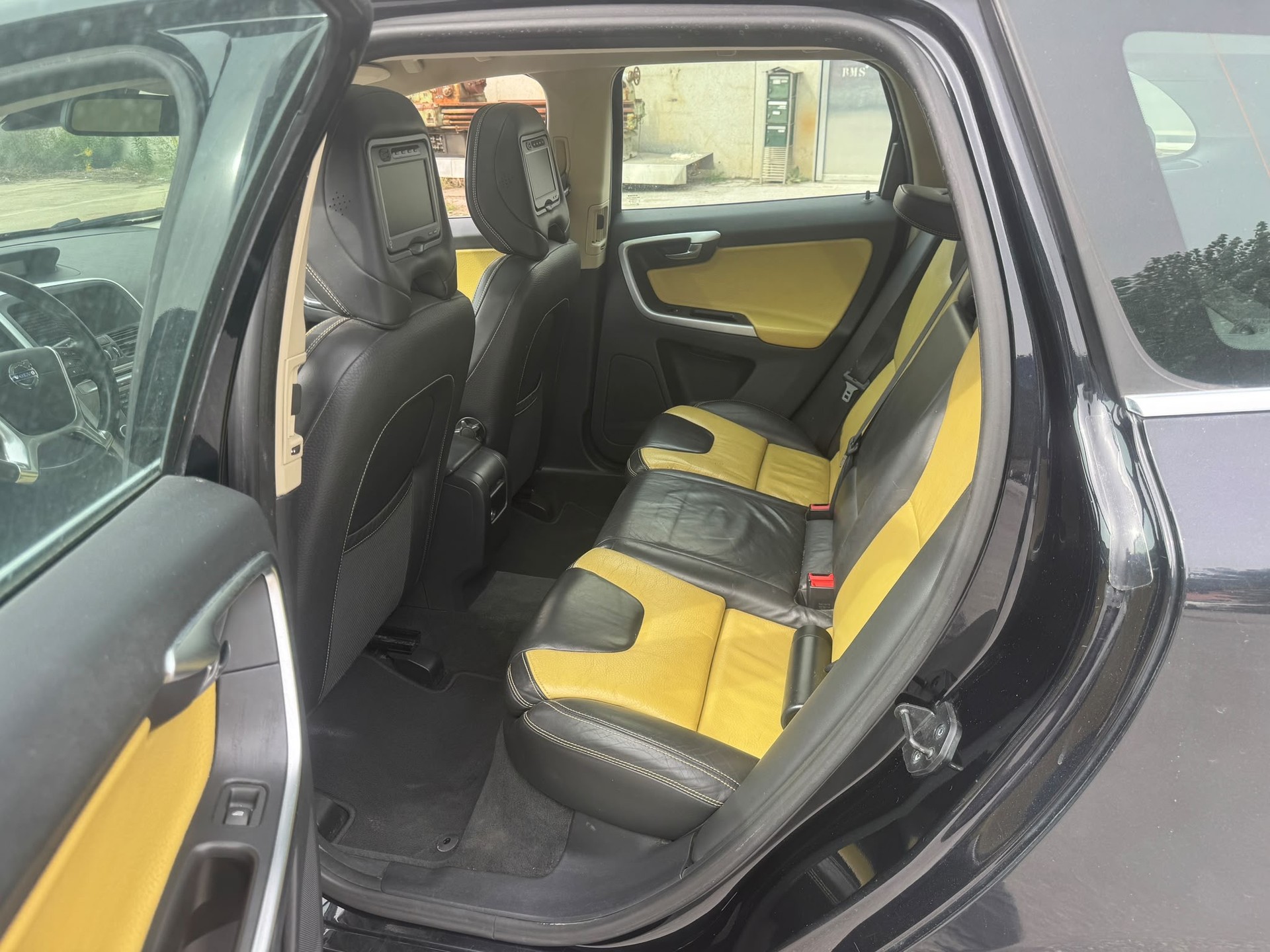 VOLVO XC60 T6 AWD Momentum Geartronic-image-9