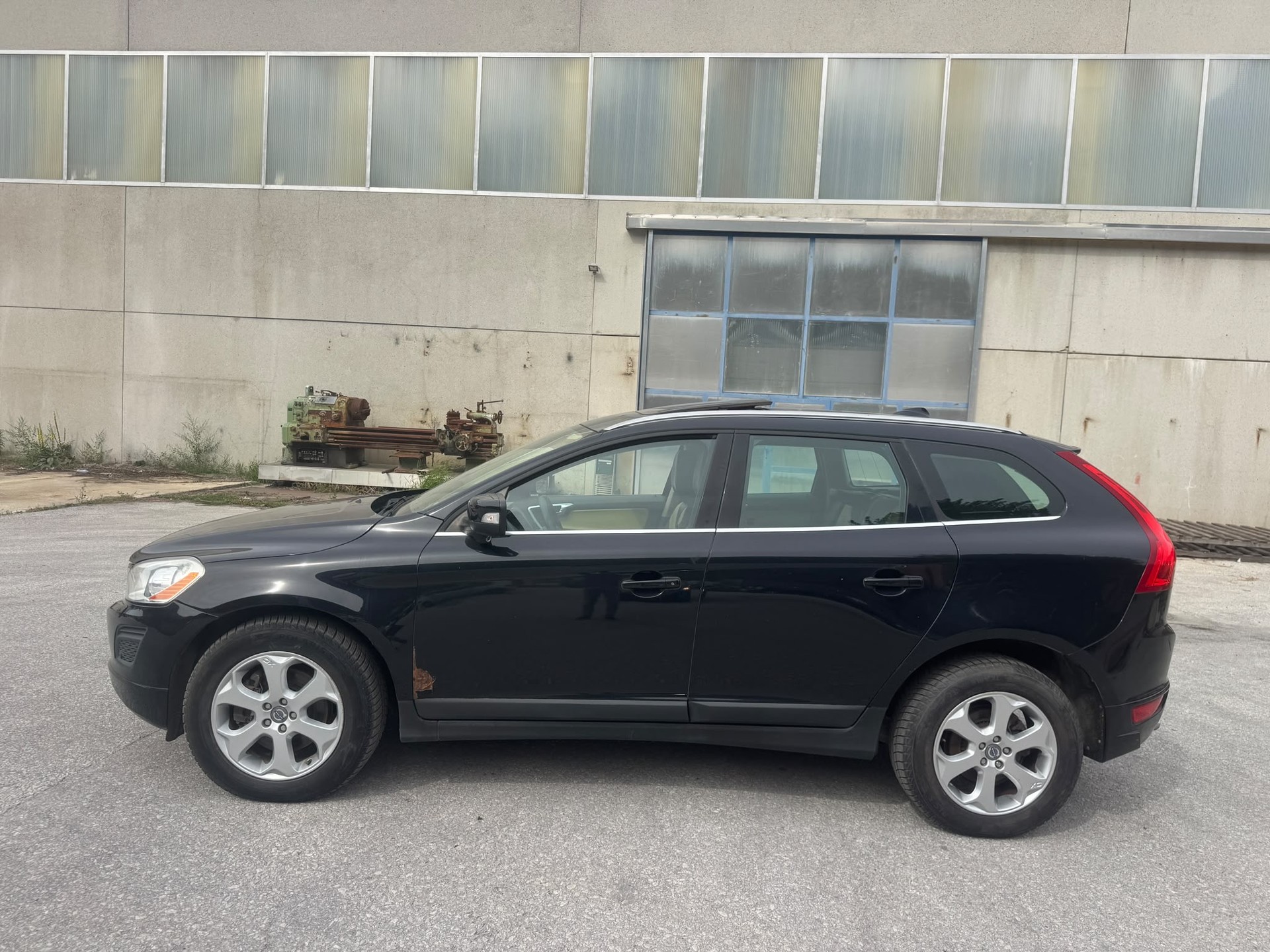 VOLVO XC60 T6 AWD Momentum Geartronic-image-5