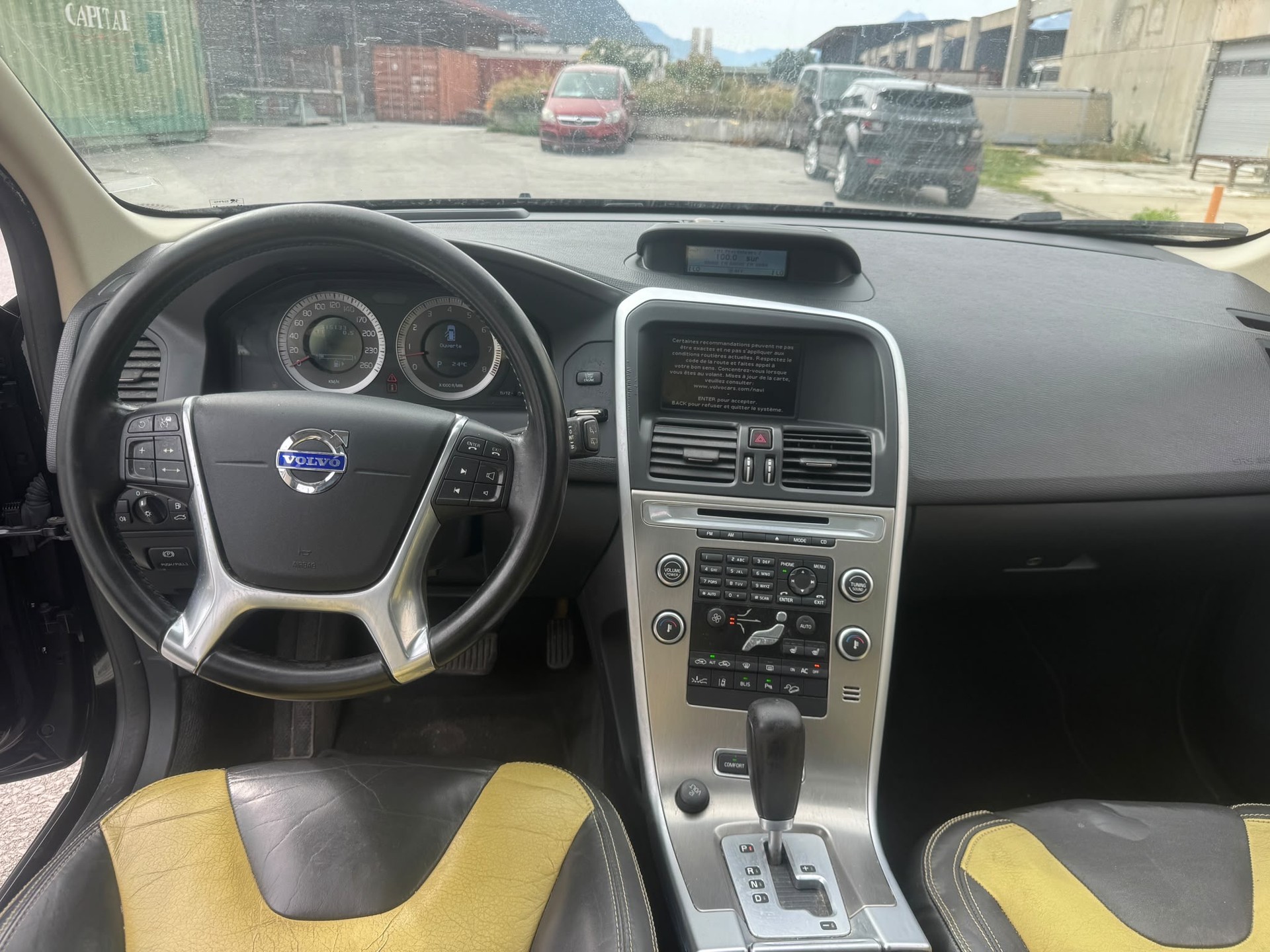 VOLVO XC60 T6 AWD Momentum Geartronic-image-8
