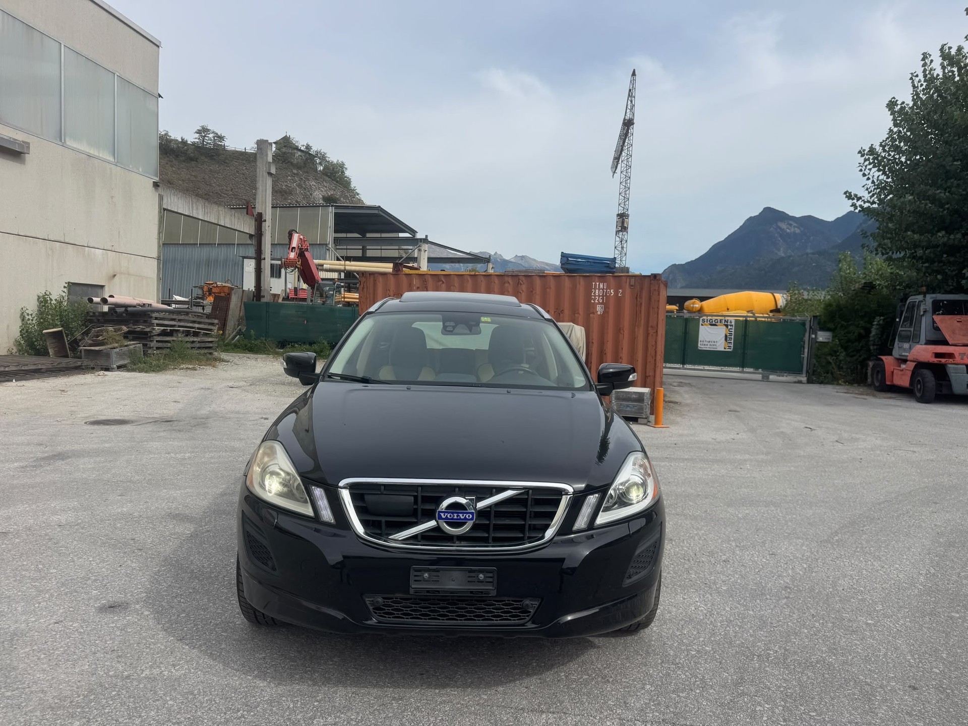VOLVO XC60 T6 AWD Momentum Geartronic-image-2