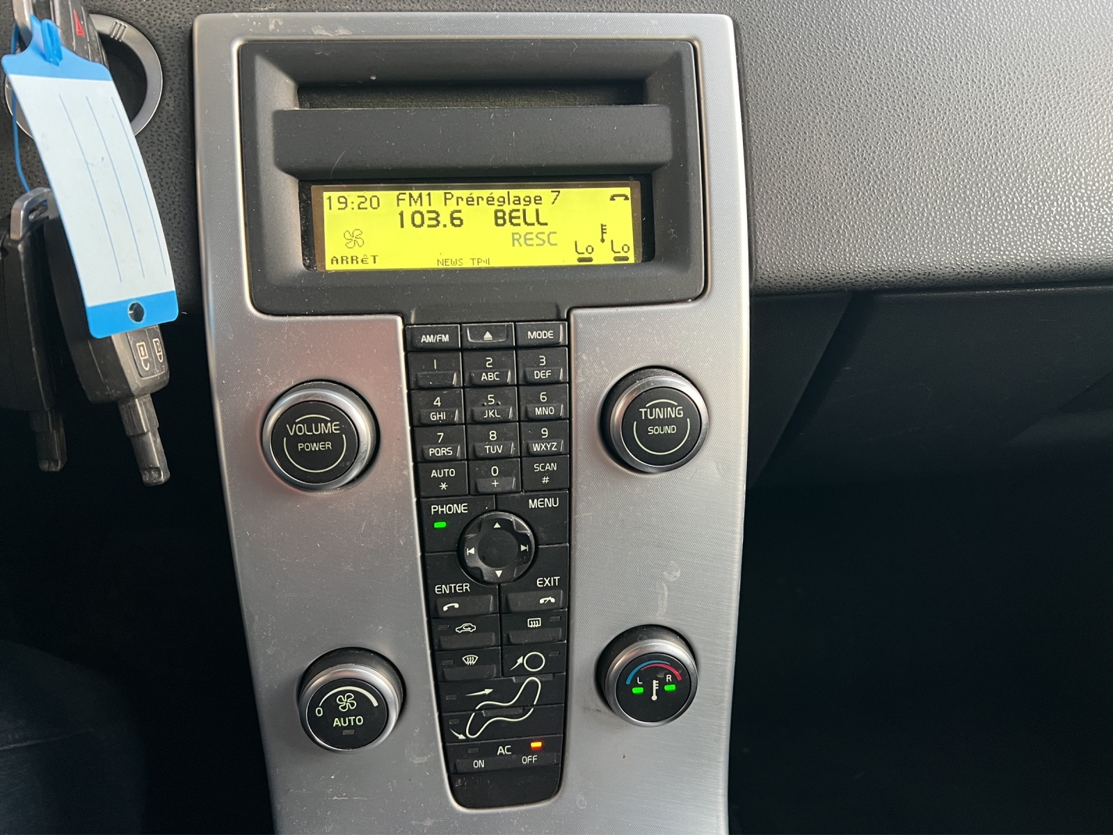 VOLVO V50 D3-image-10