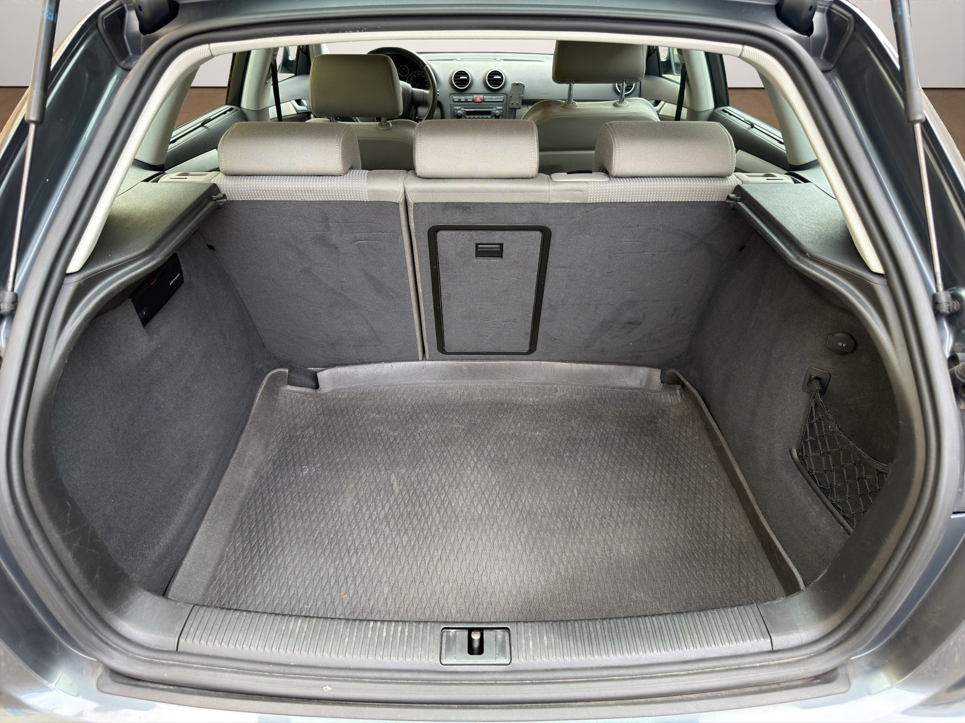 AUDI A3 Sportback 2.0 TDI Ambition-image-14