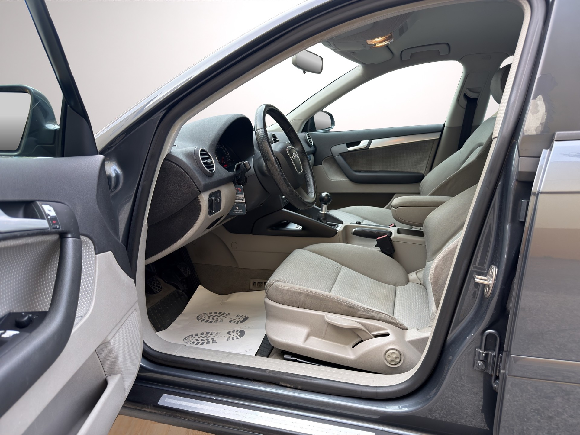 AUDI A3 Sportback 2.0 TDI Ambition-image-8