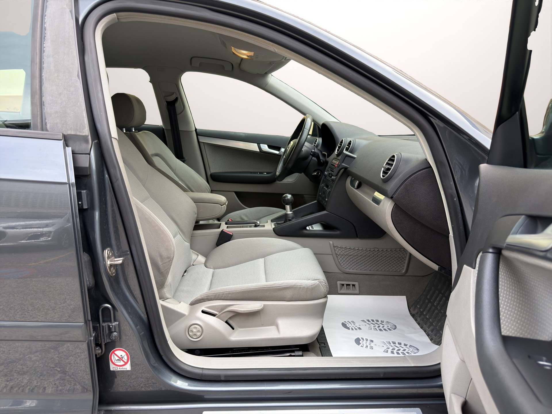 AUDI A3 Sportback 2.0 TDI Ambition-image-13