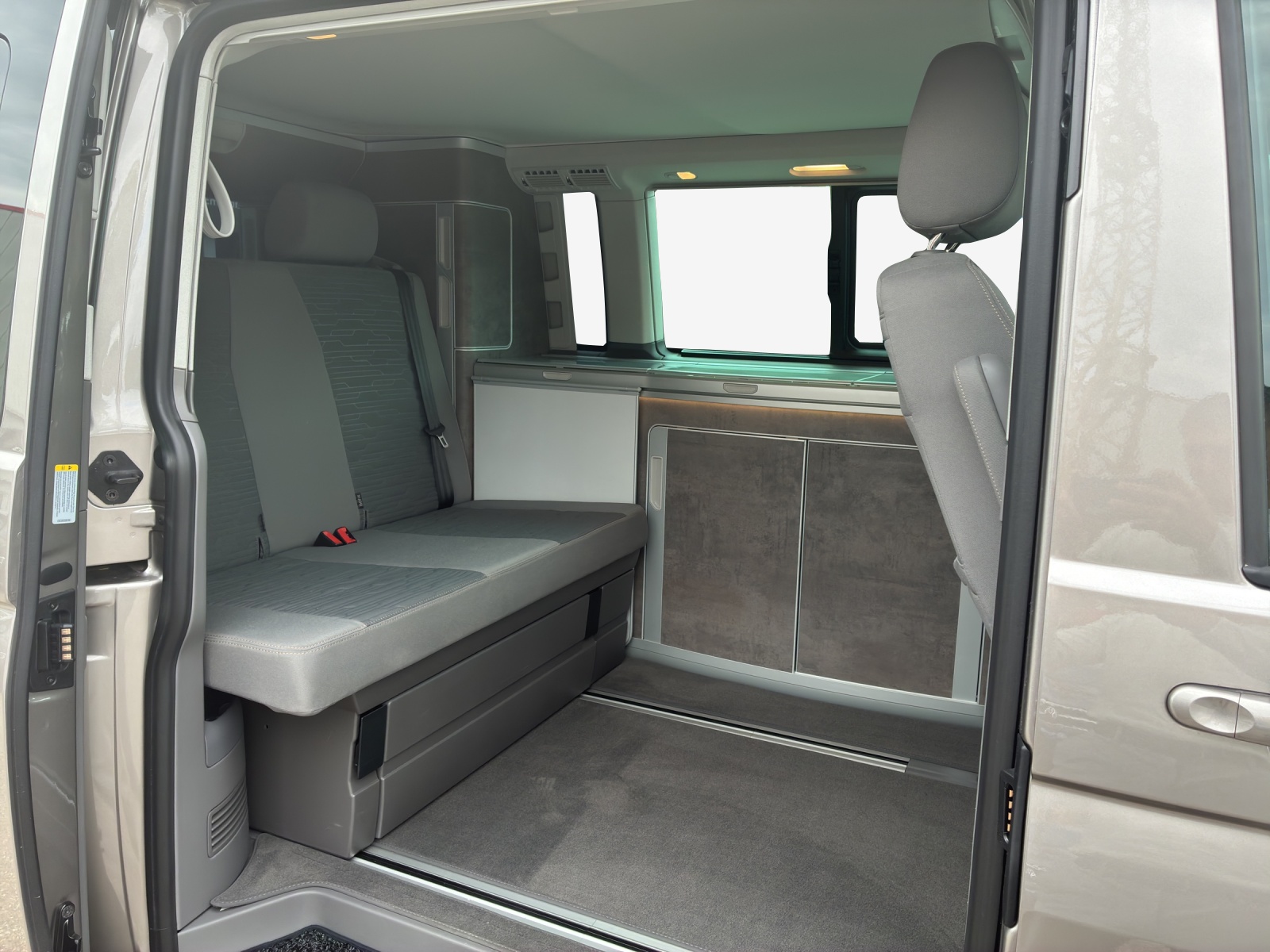 VW T6.1 California 2.0 TDI Ocean Liberty 4Motion DSG-image-9