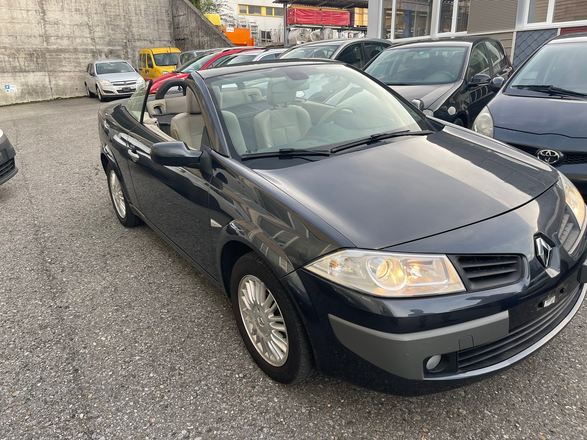 RENAULT Mégane C-C 2.0 16V Privilège Luxe-image-2
