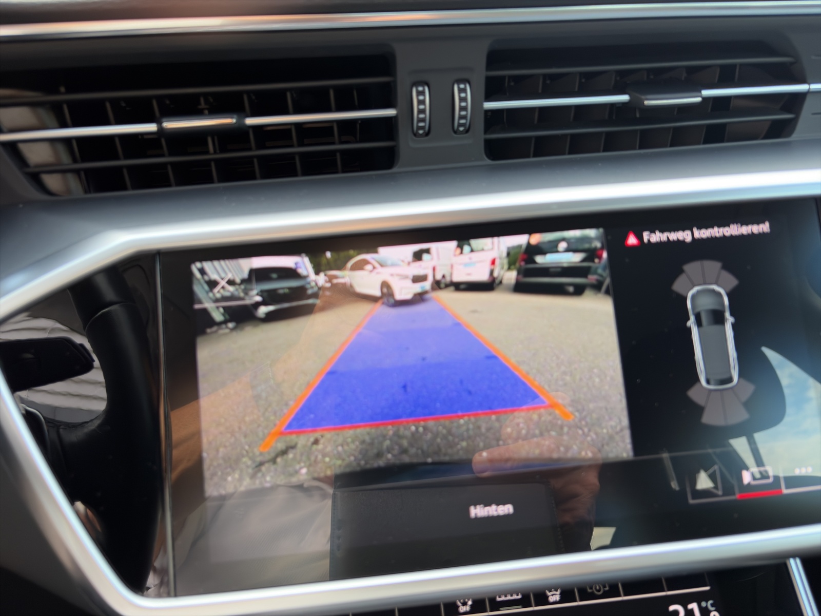AUDI A6 Avant 45 TFSI quattro S-tronic-image-14