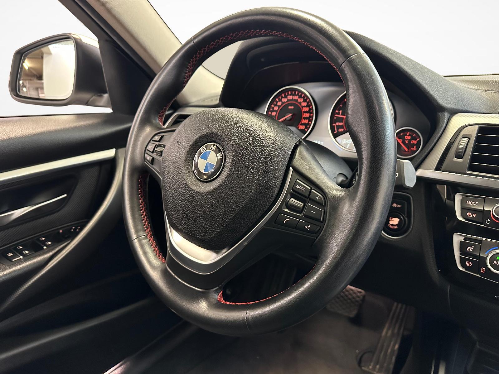 BMW 3er Reihe F31 Touring 320i xDrive-image-6