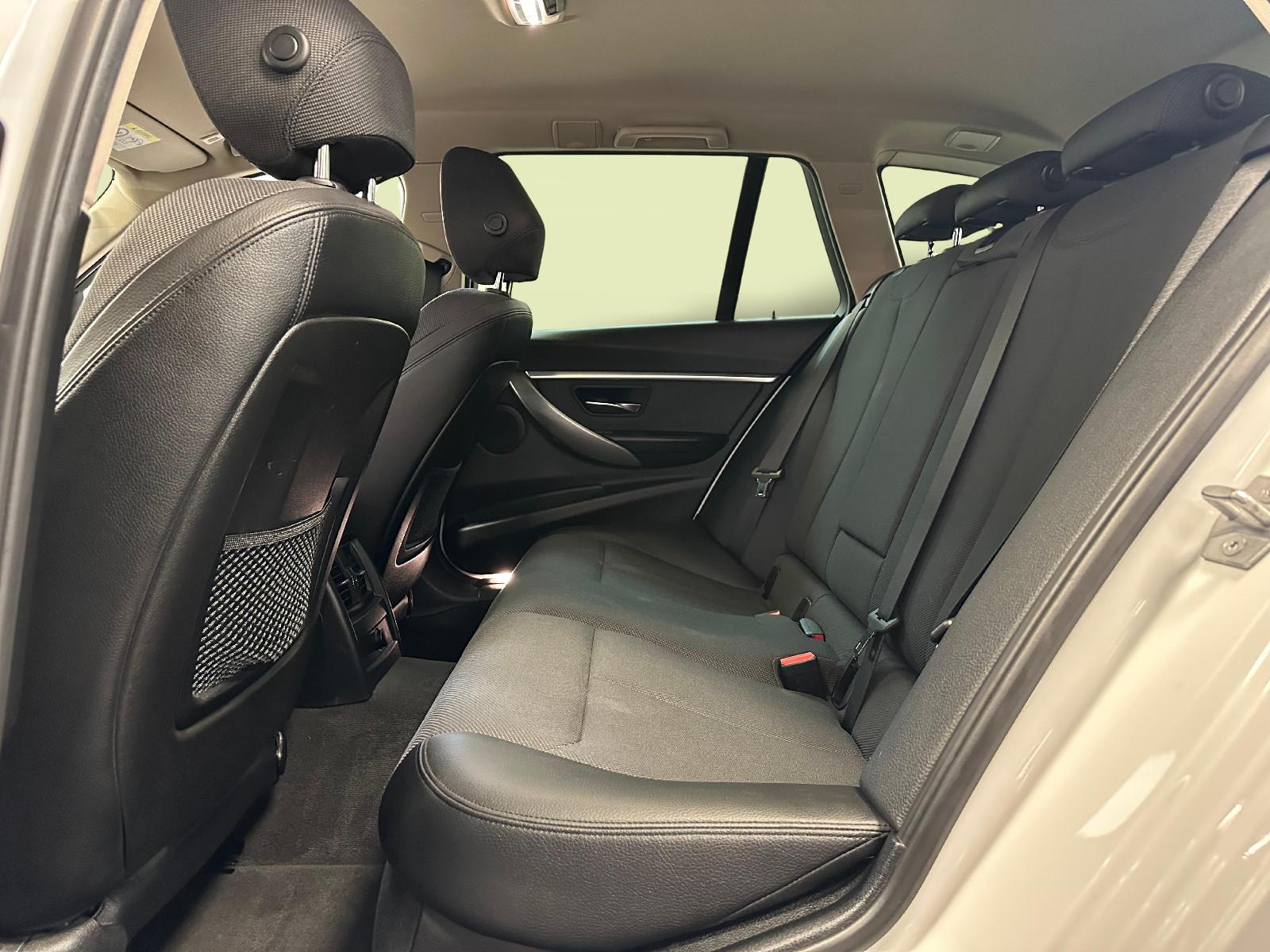 BMW 3er Reihe F31 Touring 320i xDrive-image-9