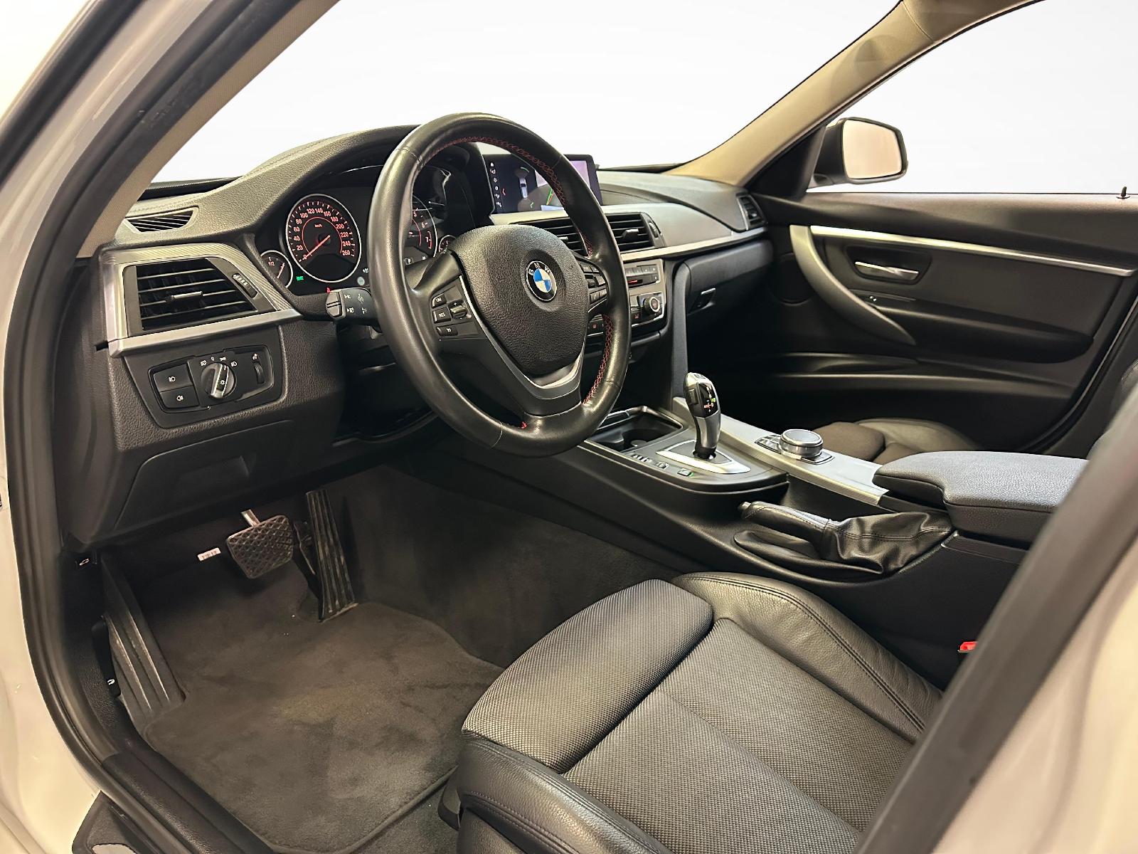 BMW 3er Reihe F31 Touring 320i xDrive-image-3