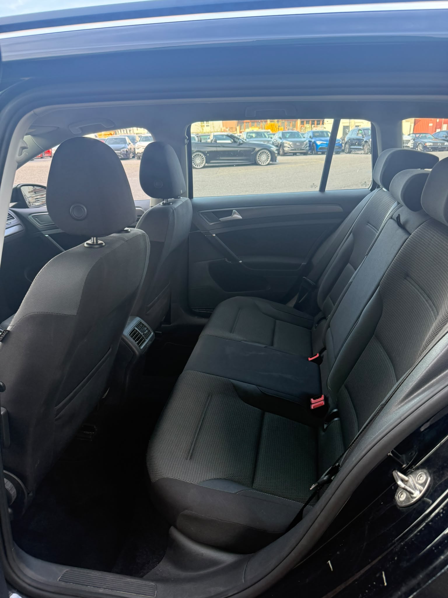 VW Golf Variant 2.0 TDI Comfortline 4Motion-image-10