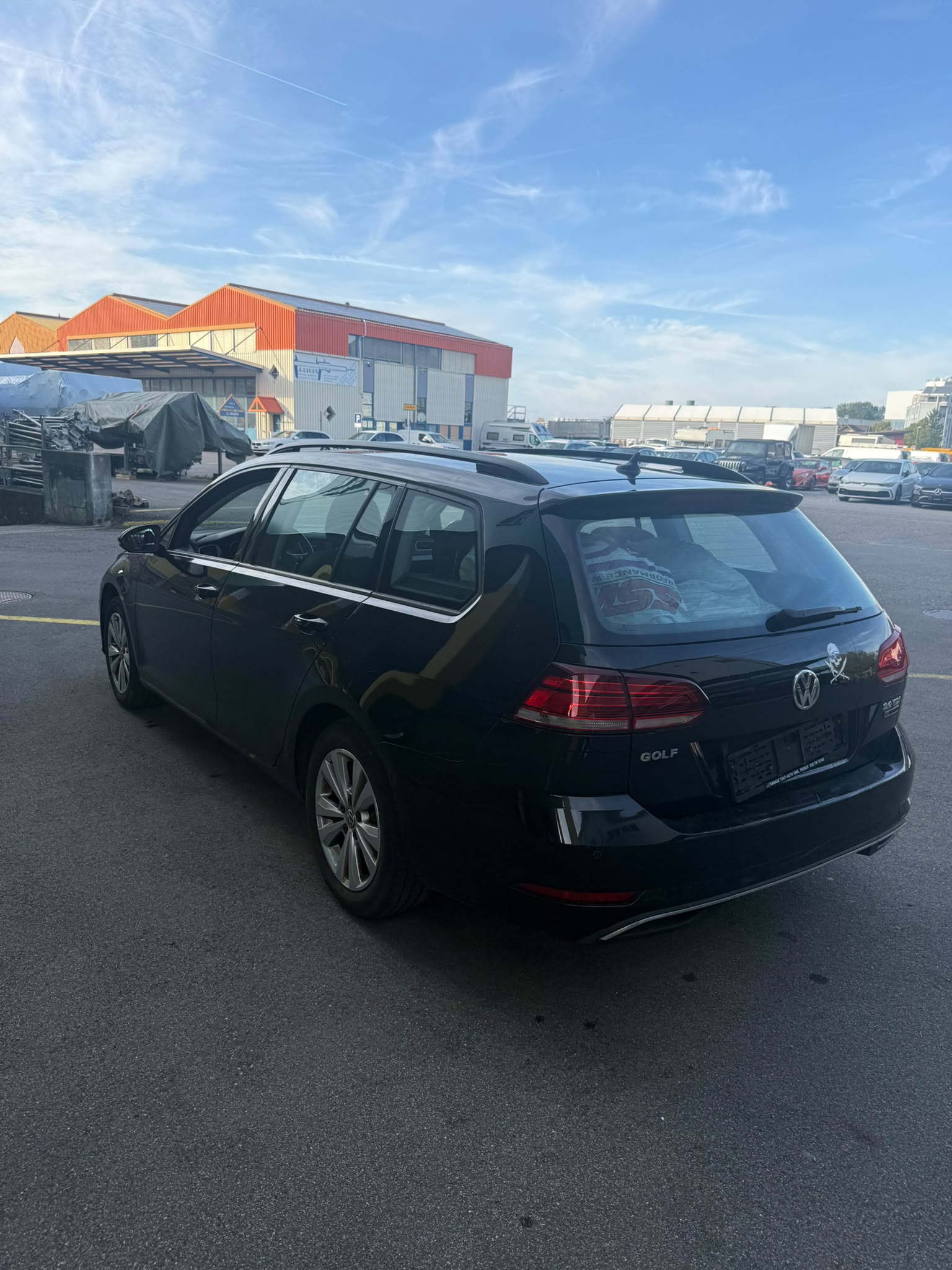 VW Golf Variant 2.0 TDI Comfortline 4Motion-image-4