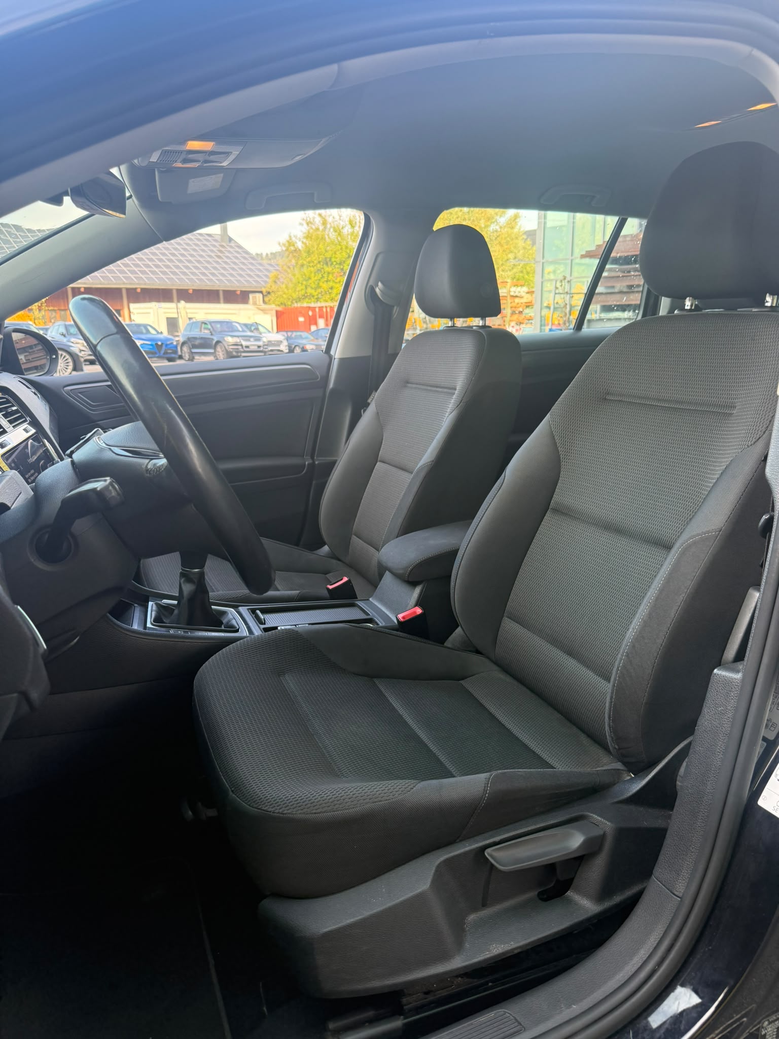 VW Golf Variant 2.0 TDI Comfortline 4Motion-image-7