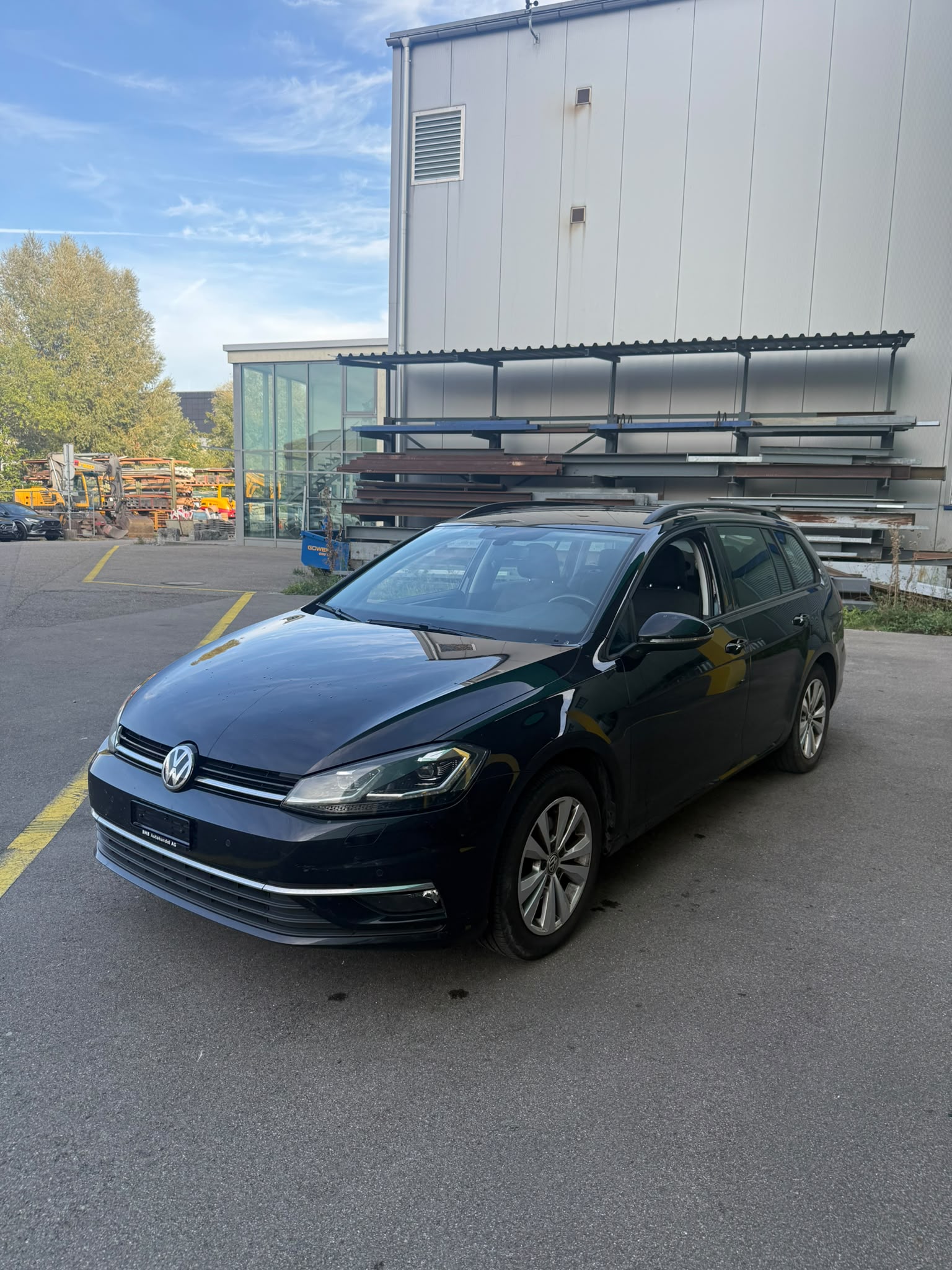 VW Golf Variant 2.0 TDI Comfortline 4Motion-image-2