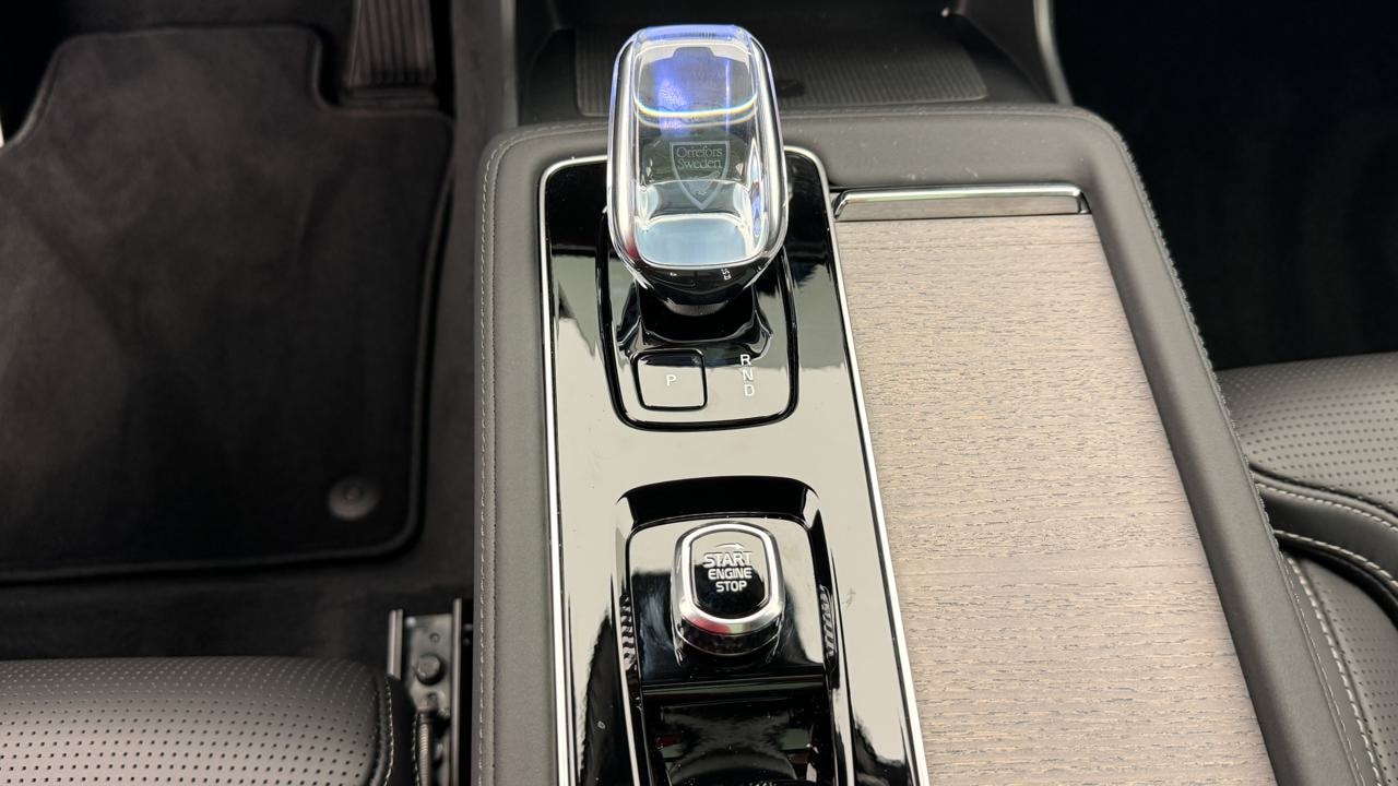VOLVO XC90 T8 AWD PluginHybrid Ultra Dark Geartronic-image-10