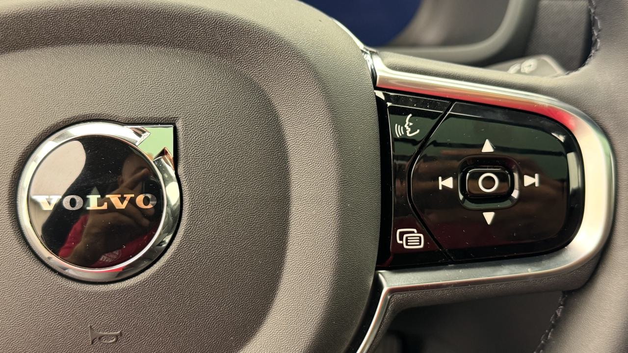 VOLVO XC90 T8 AWD PluginHybrid Ultra Dark Geartronic-image-9