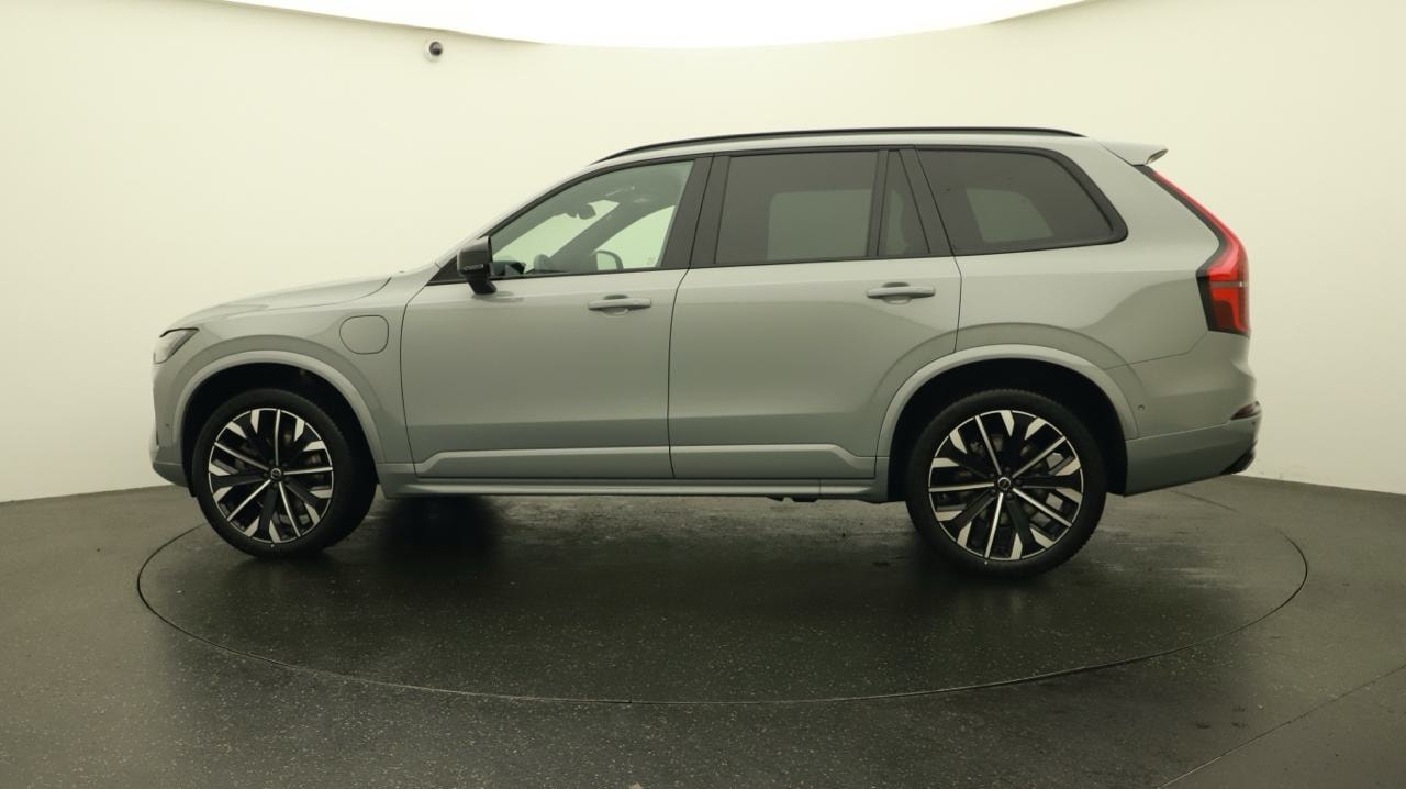 VOLVO XC90 T8 AWD PluginHybrid Ultra Dark Geartronic-image-1