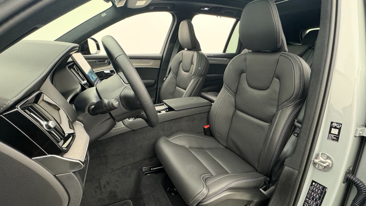 VOLVO XC90 T8 AWD PluginHybrid Ultra Dark Geartronic-image-4