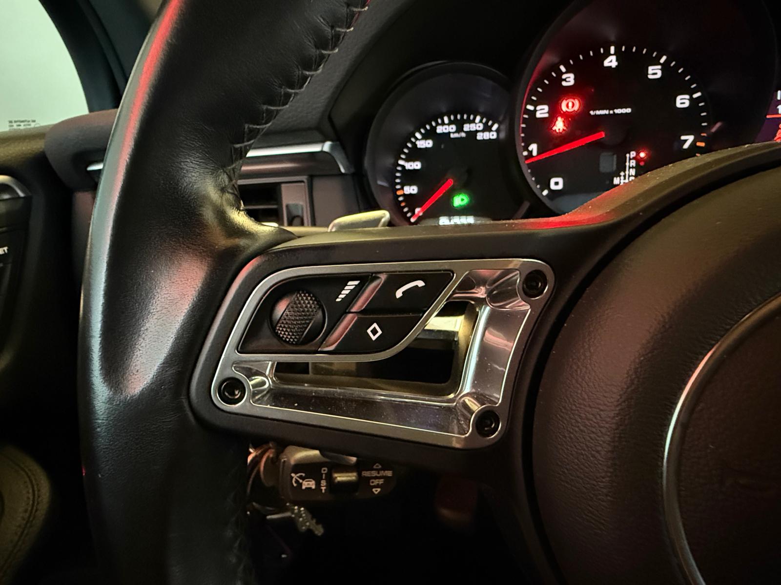 PORSCHE Macan PDK-image-19
