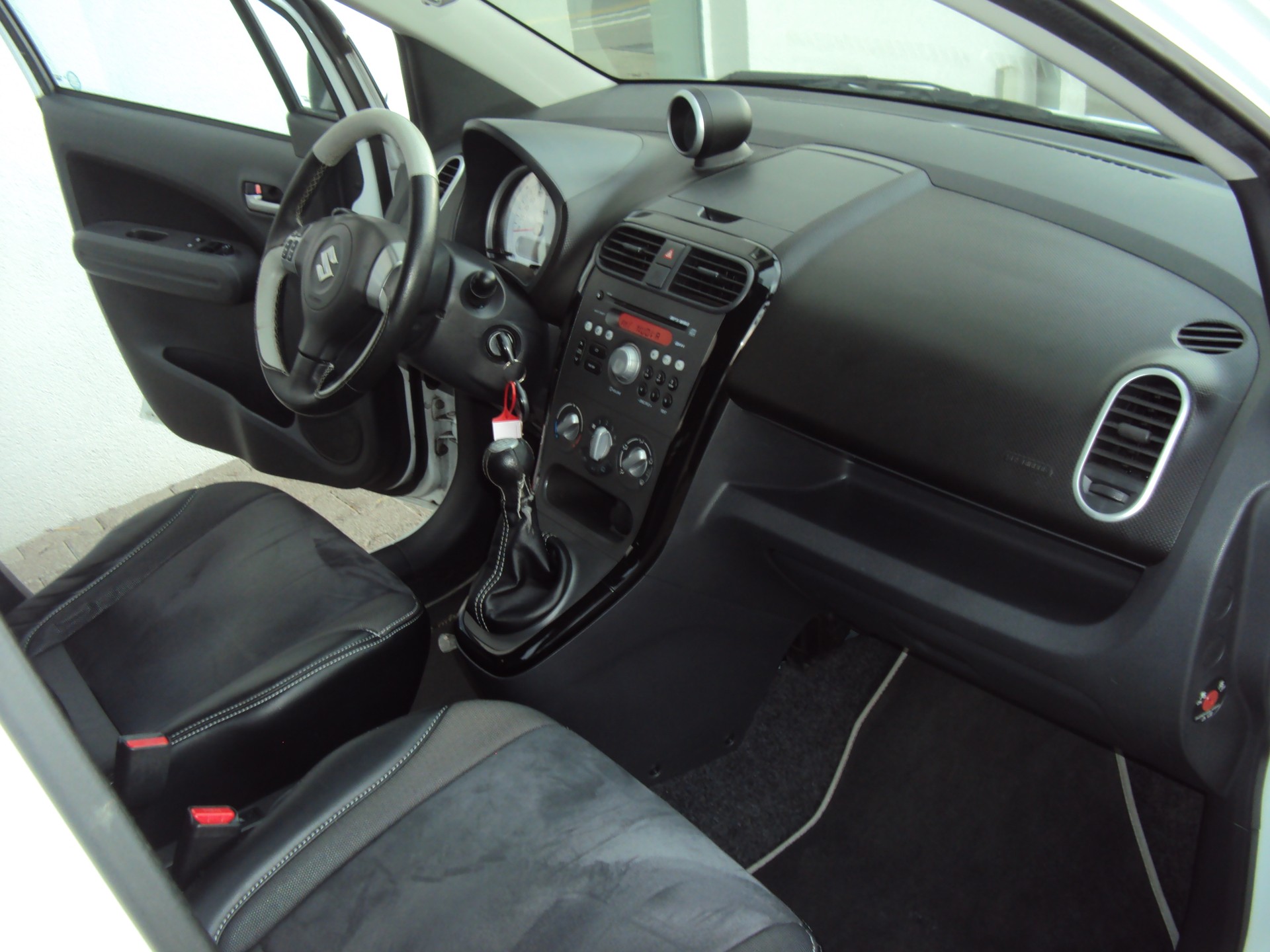 SUZUKI Splash 1.0i 12V GA-image-7